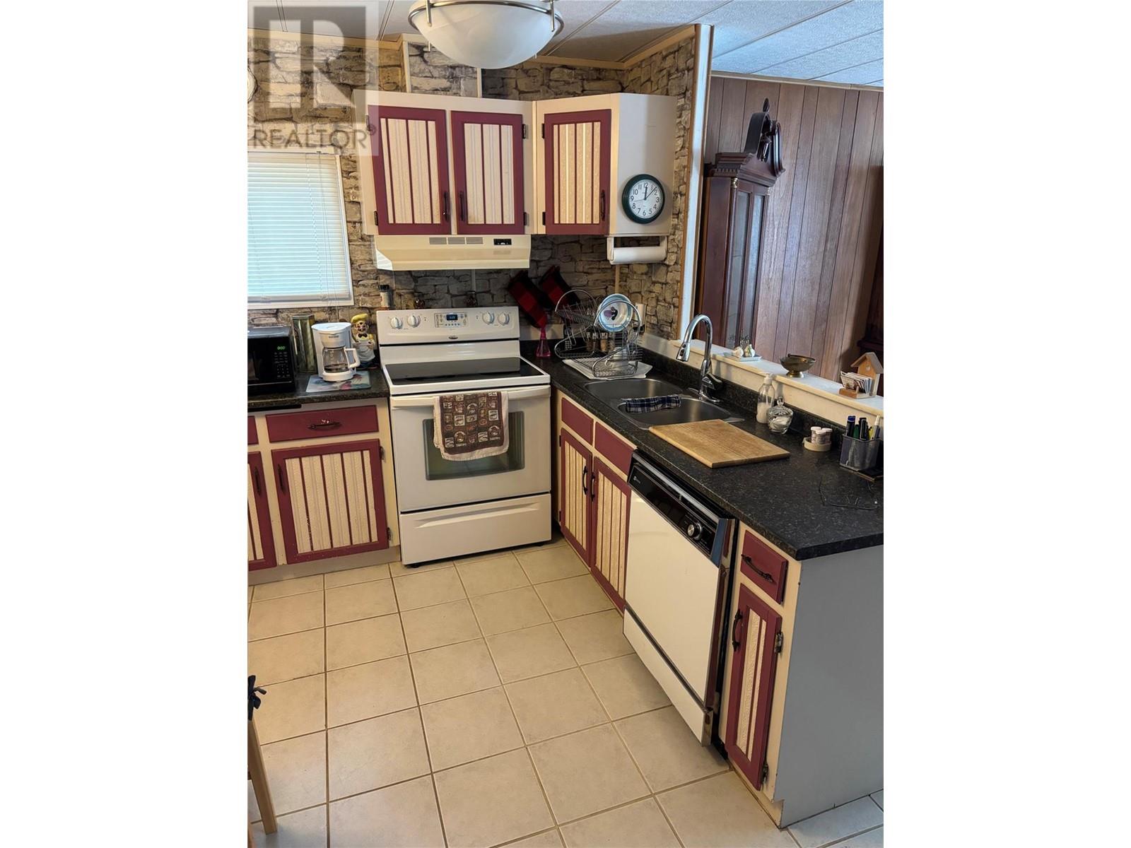 5371 Princeton Avenue Unit# 22, Peachland, British Columbia  v0h 1x8 - Photo 8 - 10343388