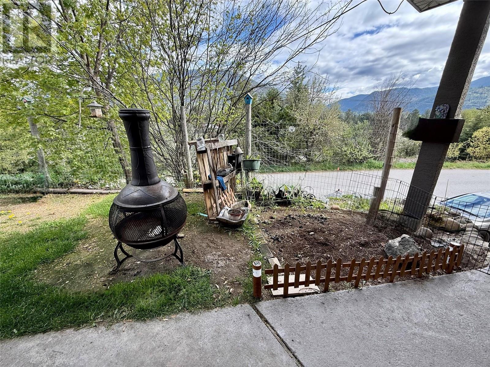 714 12th Street, Castlegar, British Columbia  V1N 2K3 - Photo 10 - 10345593