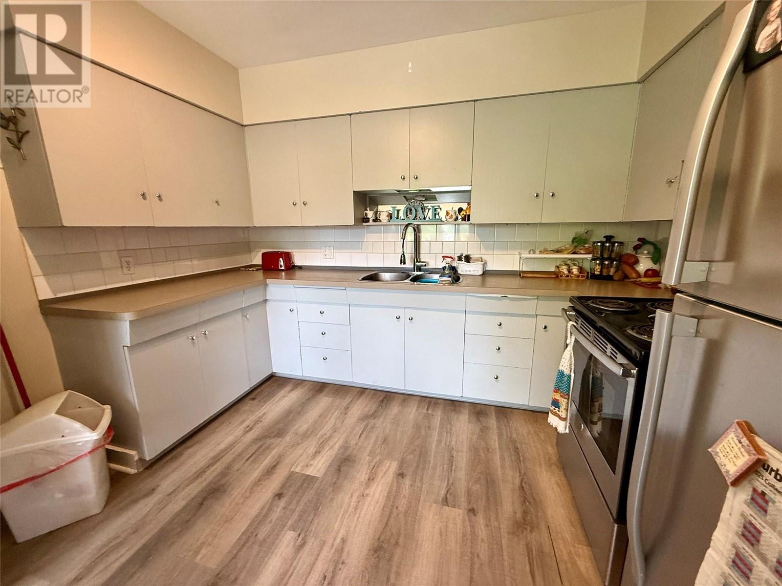 714 12th Street, Castlegar, British Columbia  V1N 2K3 - Photo 12 - 10345593