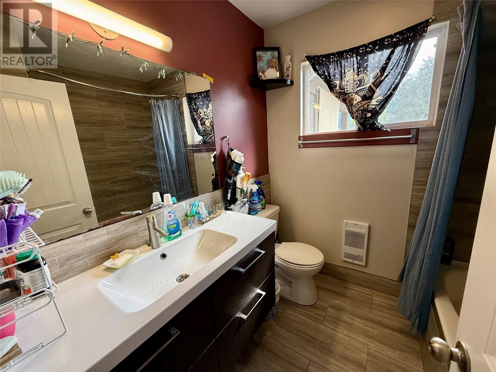 714 12th Street, Castlegar, British Columbia  V1N 2K3 - Photo 18 - 10345593