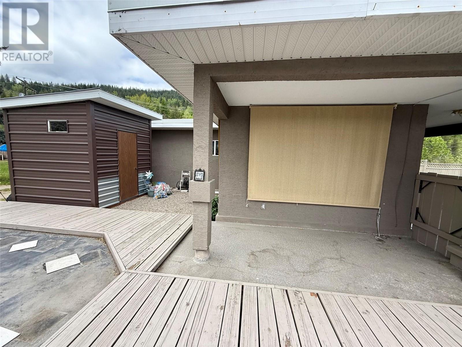 714 12th Street, Castlegar, British Columbia  V1N 2K3 - Photo 23 - 10345593