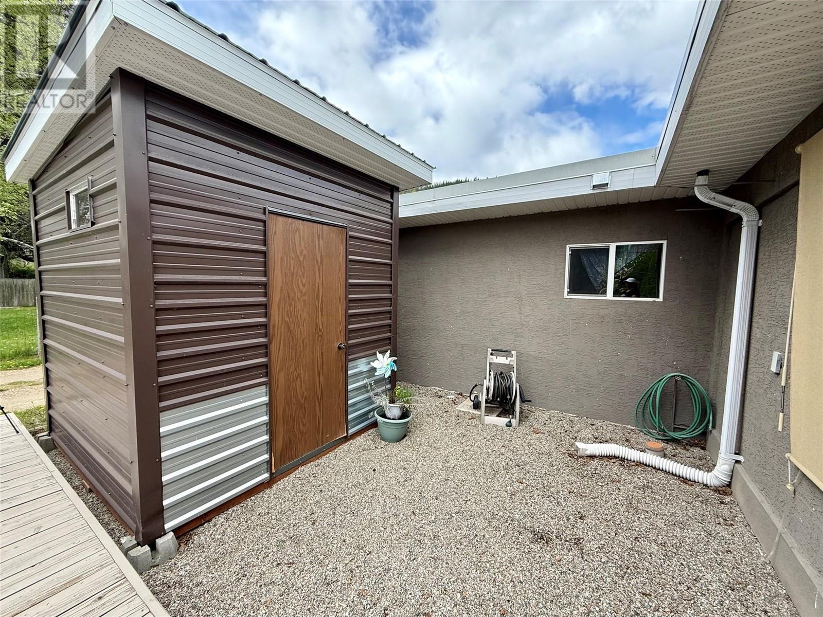 714 12th Street, Castlegar, British Columbia  V1N 2K3 - Photo 24 - 10345593