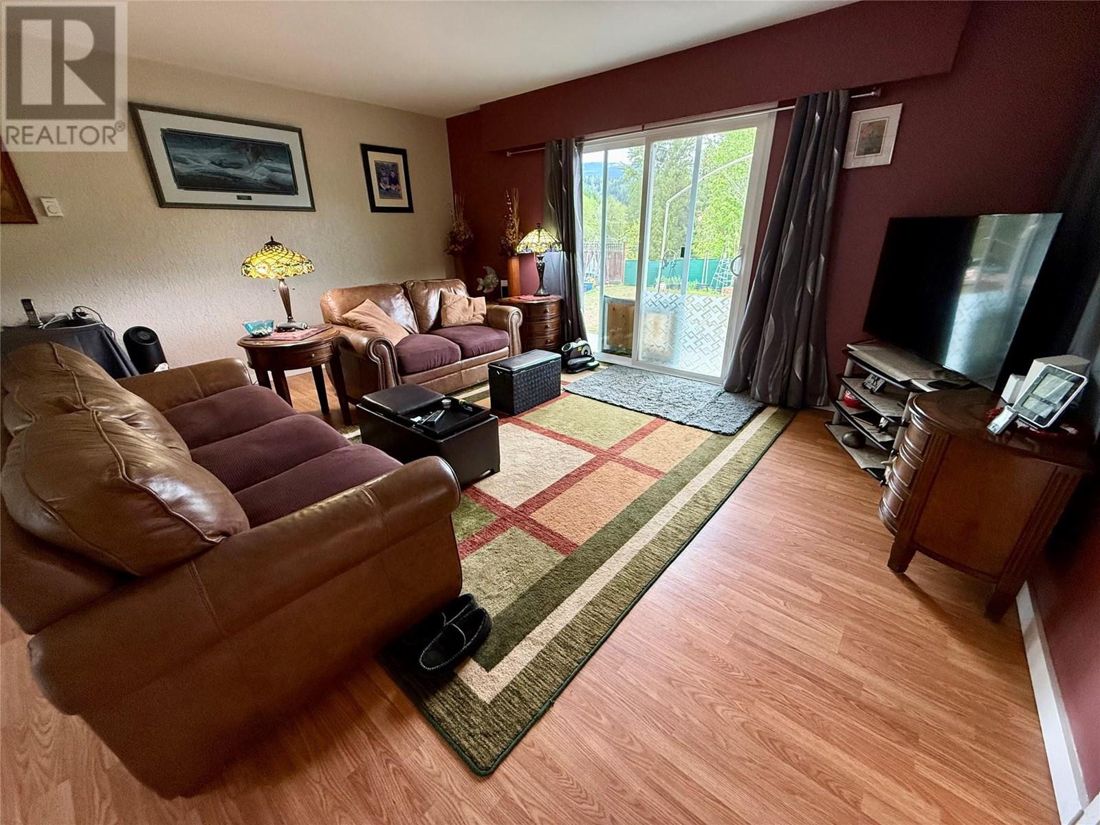 714 12th Street, Castlegar, British Columbia  V1N 2K3 - Photo 32 - 10345593