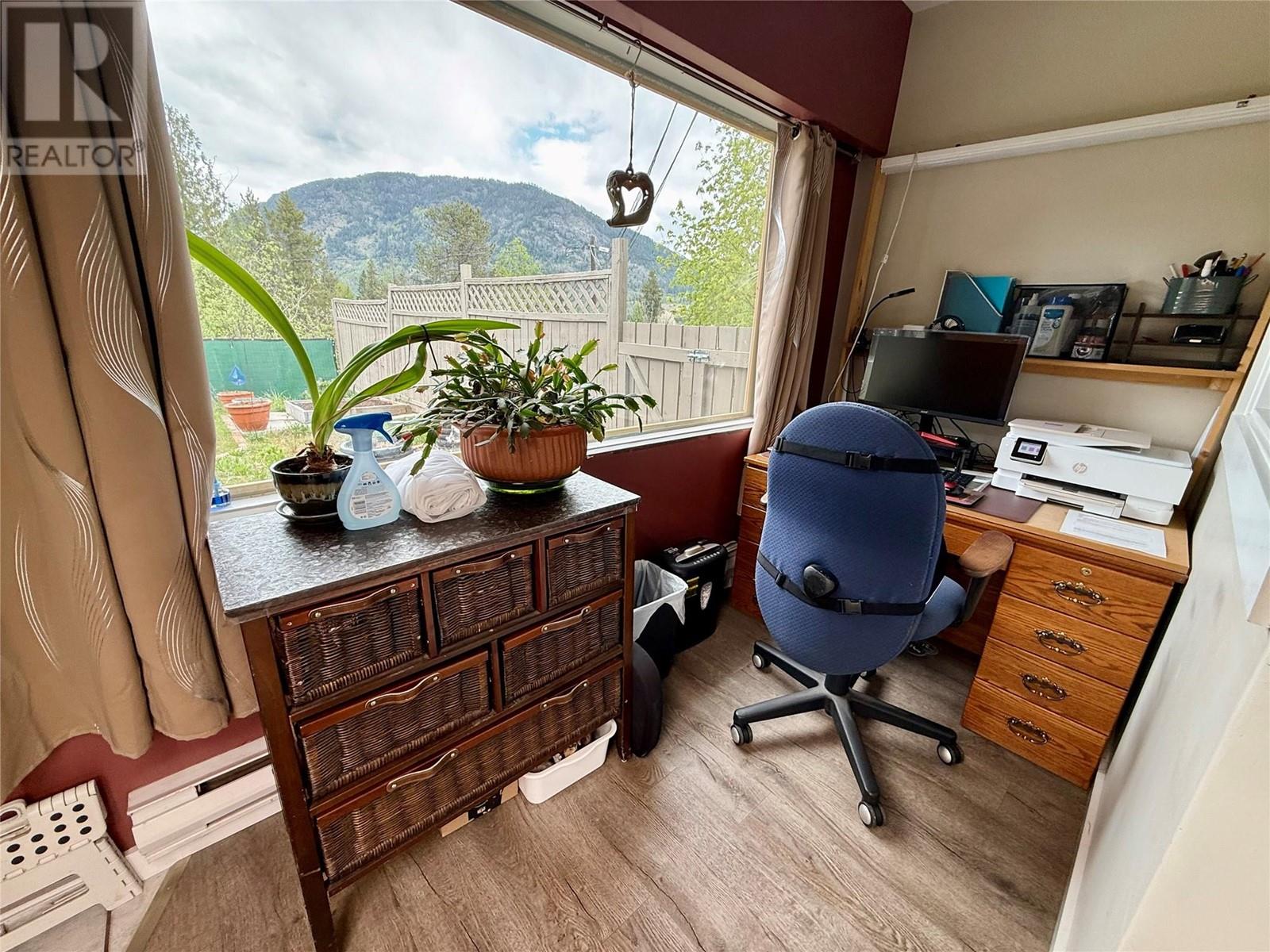 714 12th Street, Castlegar, British Columbia  V1N 2K3 - Photo 37 - 10345593