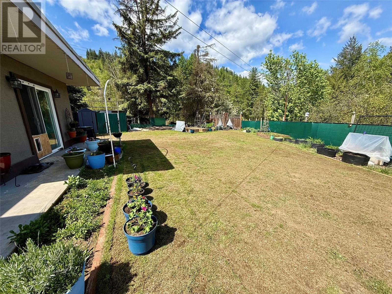 714 12th Street, Castlegar, British Columbia  V1N 2K3 - Photo 50 - 10345593