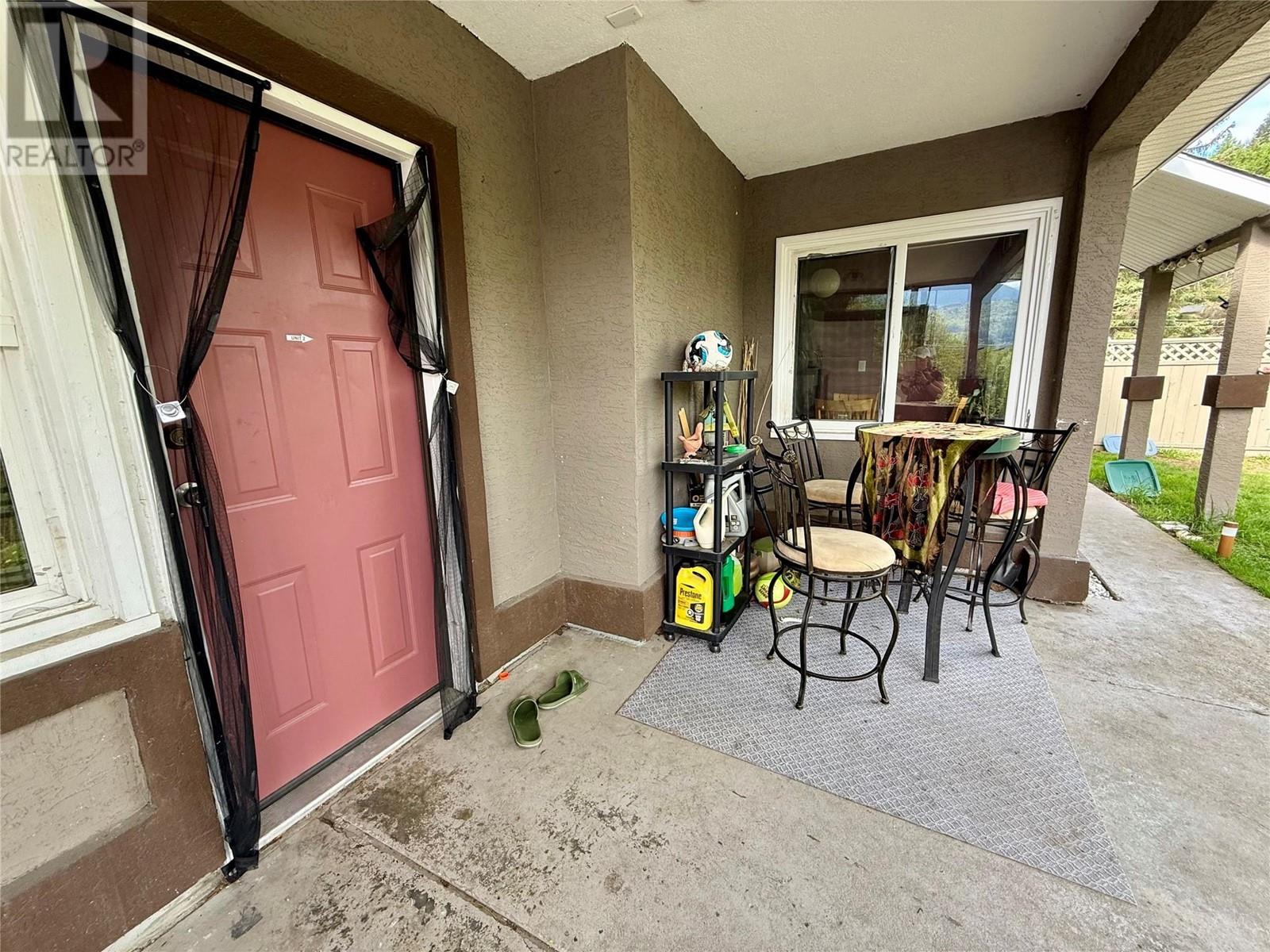 714 12th Street, Castlegar, British Columbia  V1N 2K3 - Photo 8 - 10345593