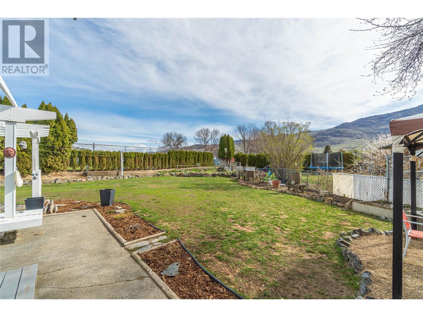 3241 Glendon Drive, Kamloops, British Columbia  V2B 7J9 - Photo 12 - 10345514