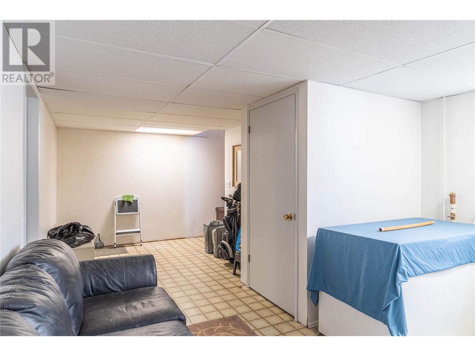 3241 Glendon Drive, Kamloops, British Columbia  V2B 7J9 - Photo 32 - 10345514