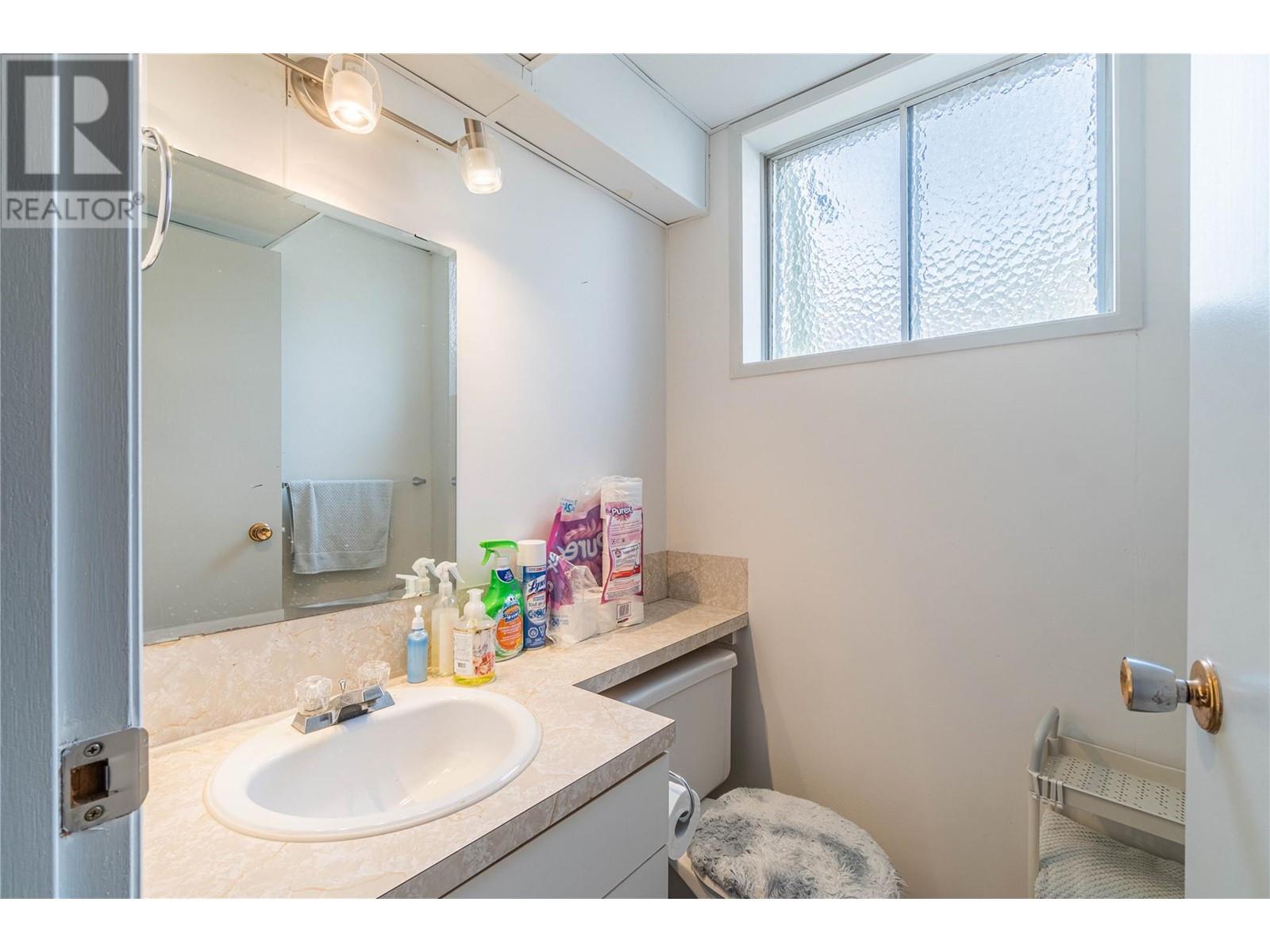 3241 Glendon Drive, Kamloops, British Columbia  V2B 7J9 - Photo 37 - 10345514