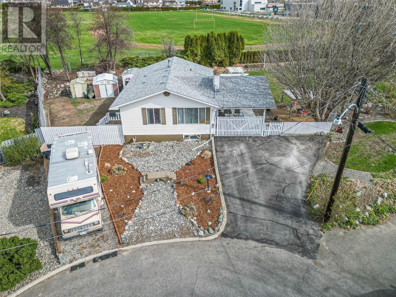 3241 Glendon Drive, Kamloops, British Columbia  V2B 7J9 - Photo 39 - 10345514