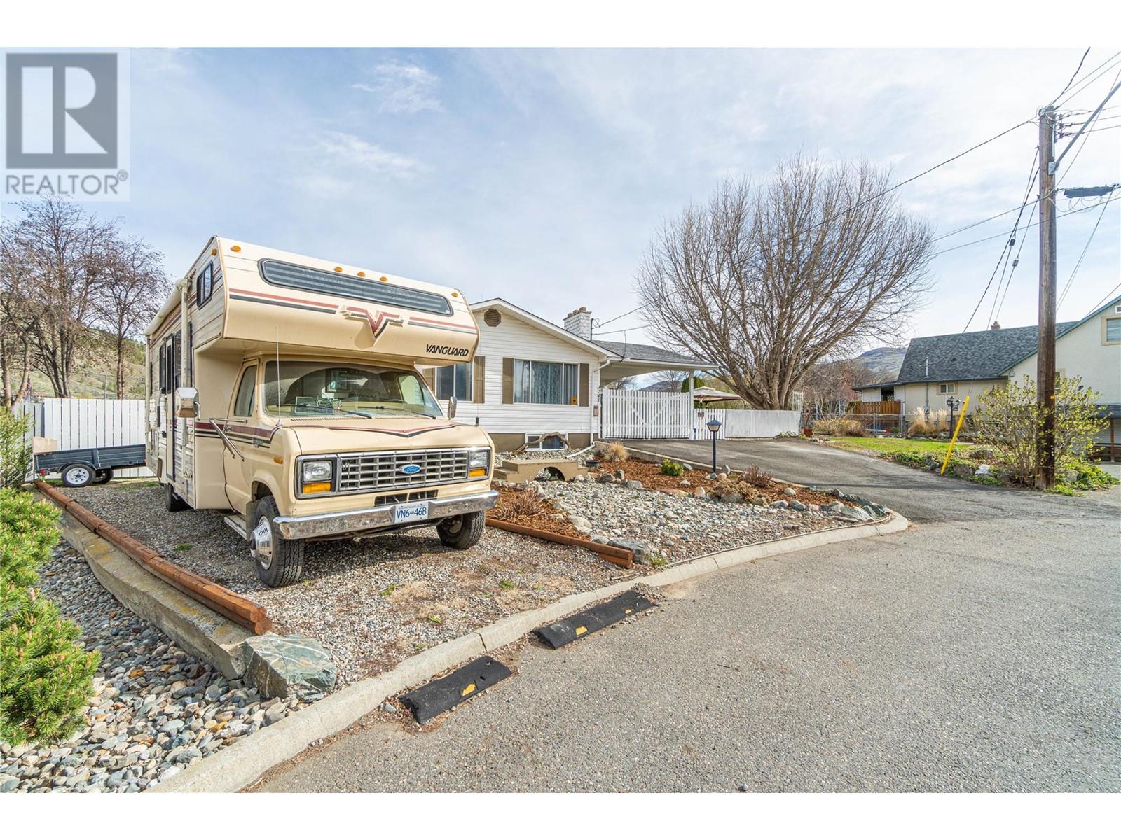 3241 Glendon Drive, Kamloops, British Columbia  V2B 7J9 - Photo 40 - 10345514
