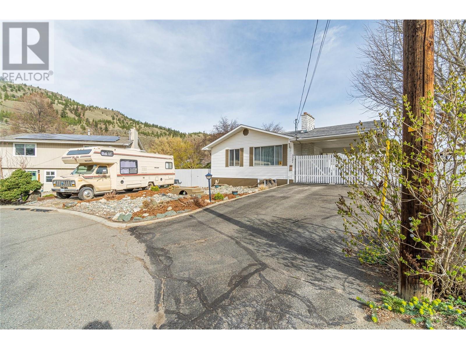 3241 Glendon Drive, Kamloops, British Columbia  V2B 7J9 - Photo 41 - 10345514