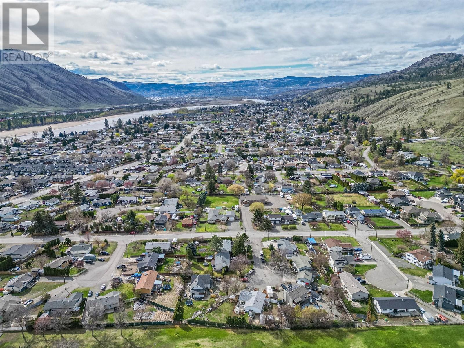3241 Glendon Drive, Kamloops, British Columbia  V2B 7J9 - Photo 8 - 10345514