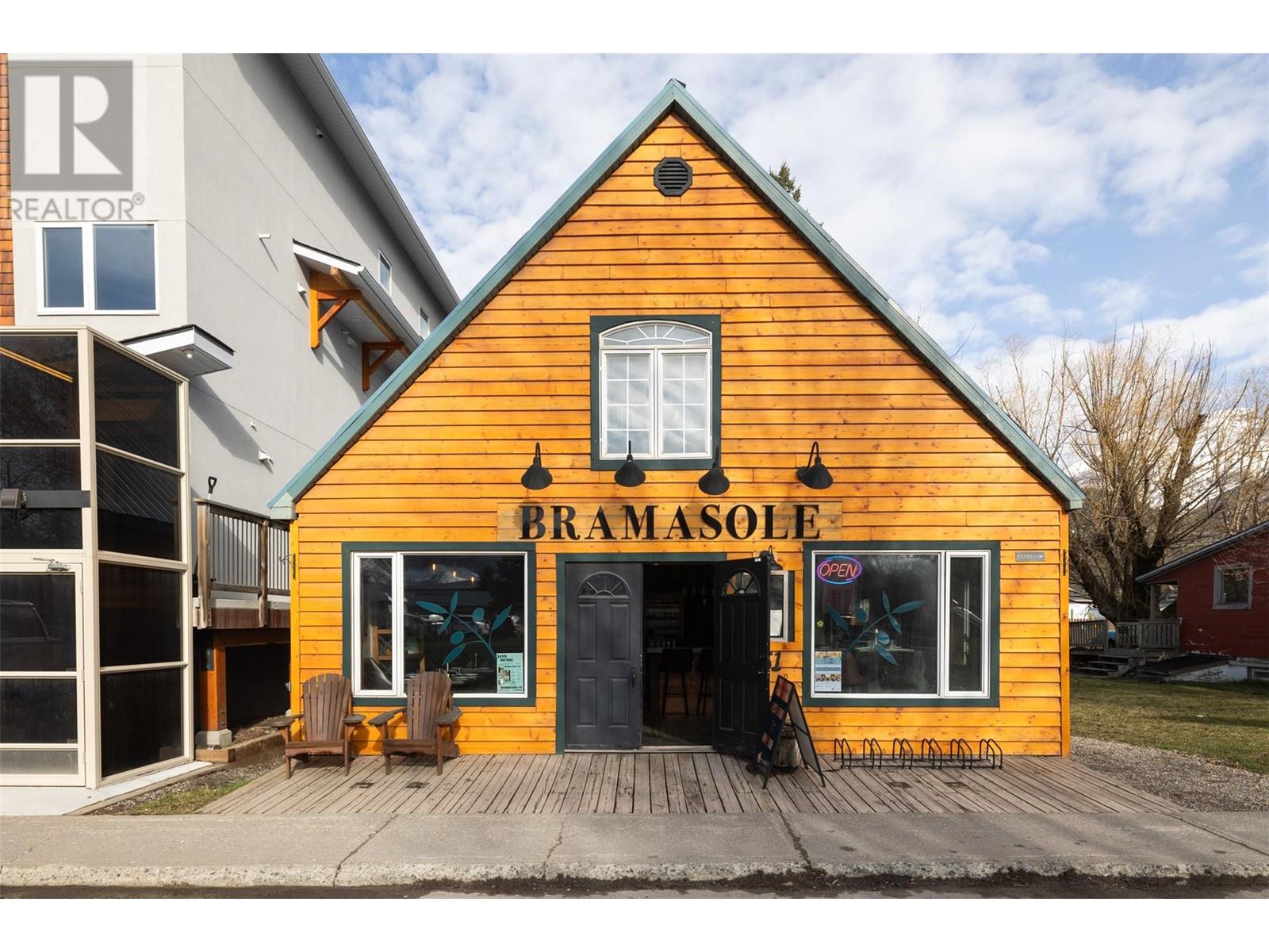 851 7th Avenue, Fernie, British Columbia  V0B 1M0 - Photo 1 - 10345790