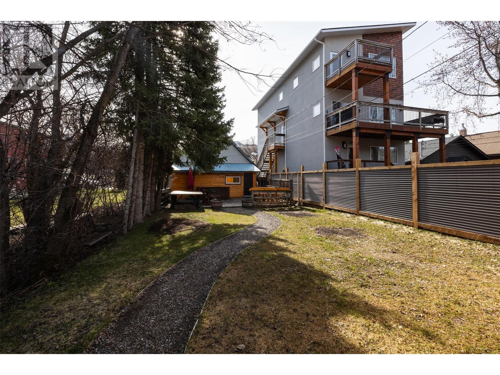 851 7th Avenue, Fernie, British Columbia  V0B 1M0 - Photo 35 - 10345790