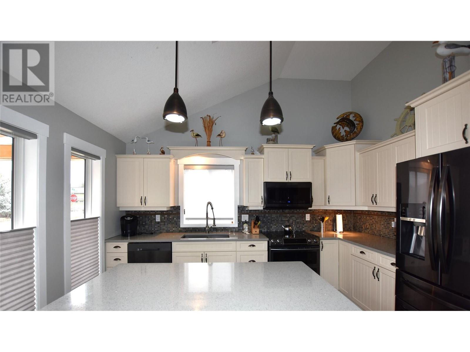 605 Elk Street, Vernon, British Columbia  V1H 2A1 - Photo 12 - 10345820