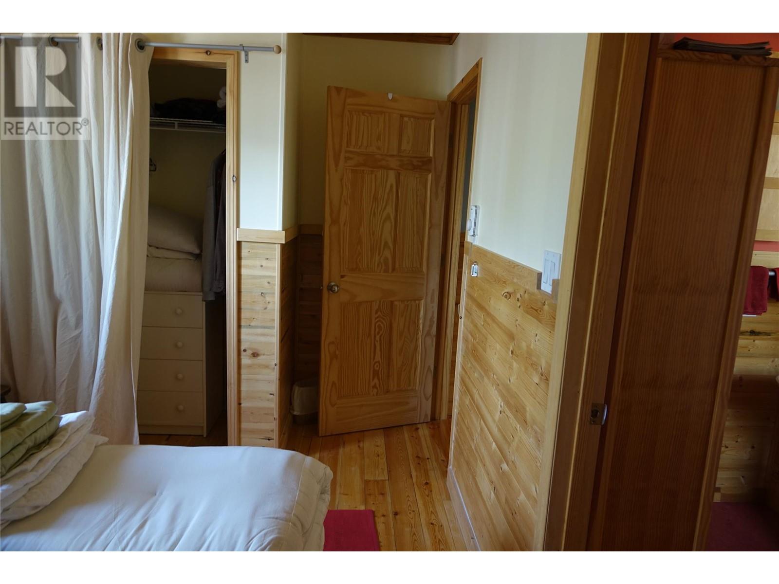 2304 Holmes-Deakin Road, Golden, British Columbia  V0A 1H1 - Photo 12 - 10345886