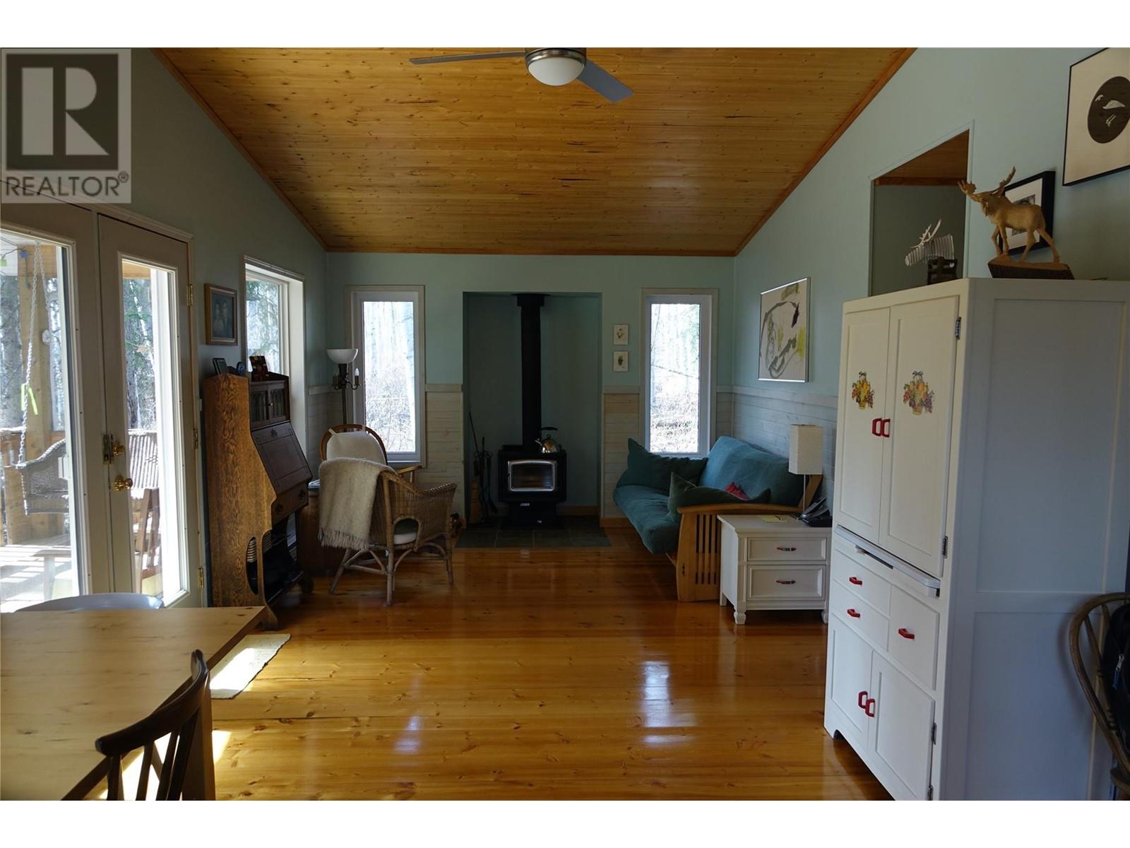 2304 Holmes-Deakin Road, Golden, British Columbia  V0A 1H1 - Photo 5 - 10345886