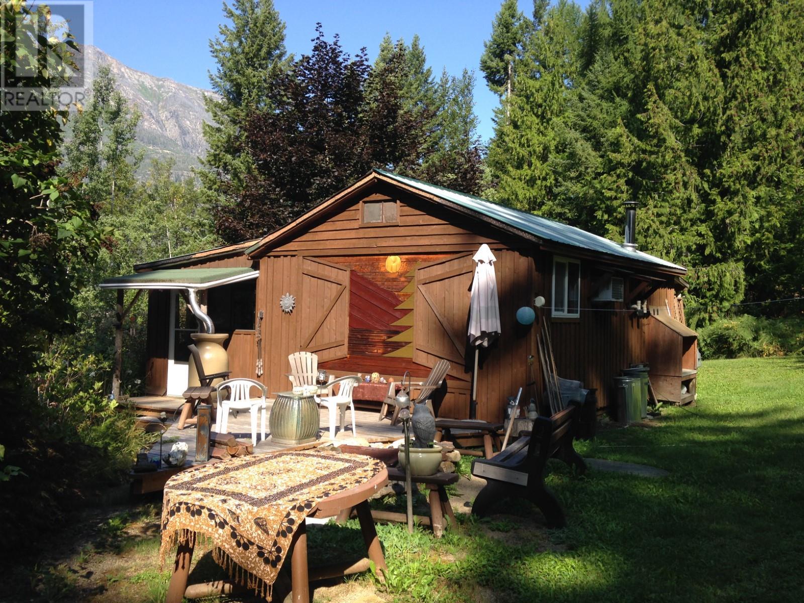 4460 6 Highway, Arrow Park, British Columbia  V0G 1R1 - Photo 17 - 10345865