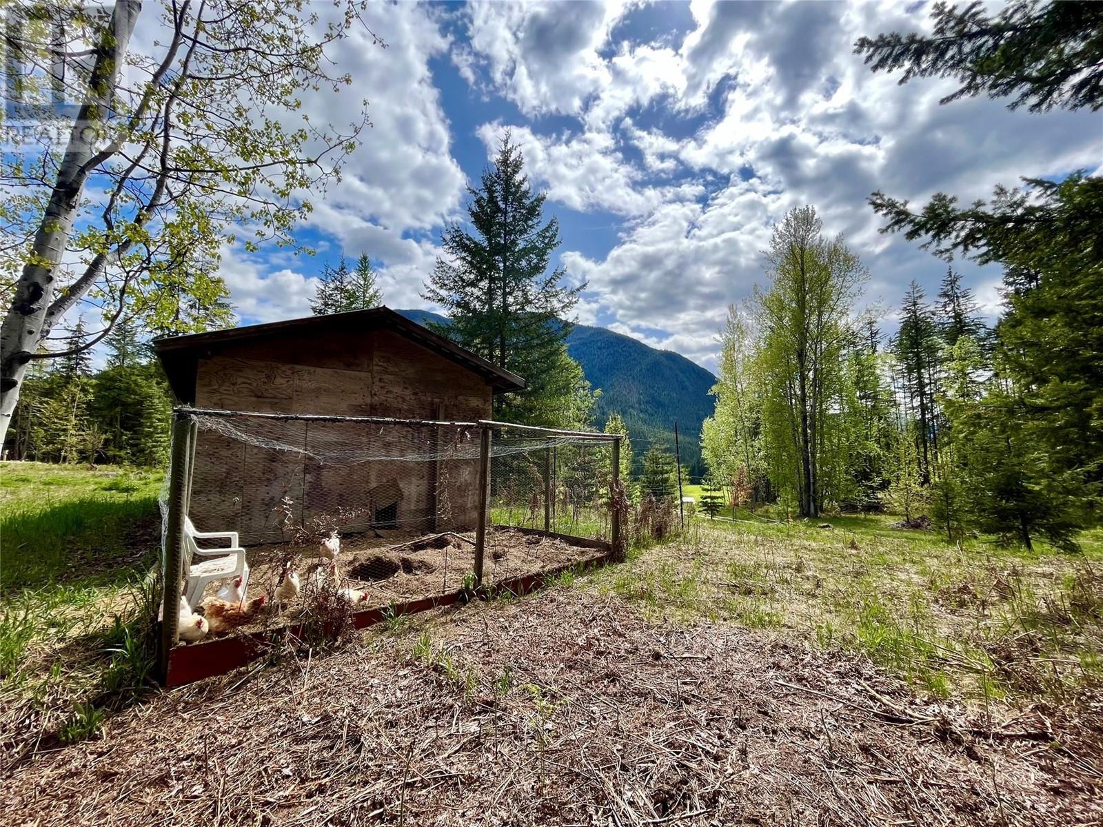864 Bartley Road, Nakusp, British Columbia  V0G 1R0 - Photo 21 - 10345766