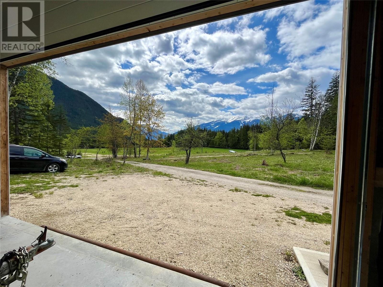 864 Bartley Road, Nakusp, British Columbia  V0G 1R0 - Photo 6 - 10345766