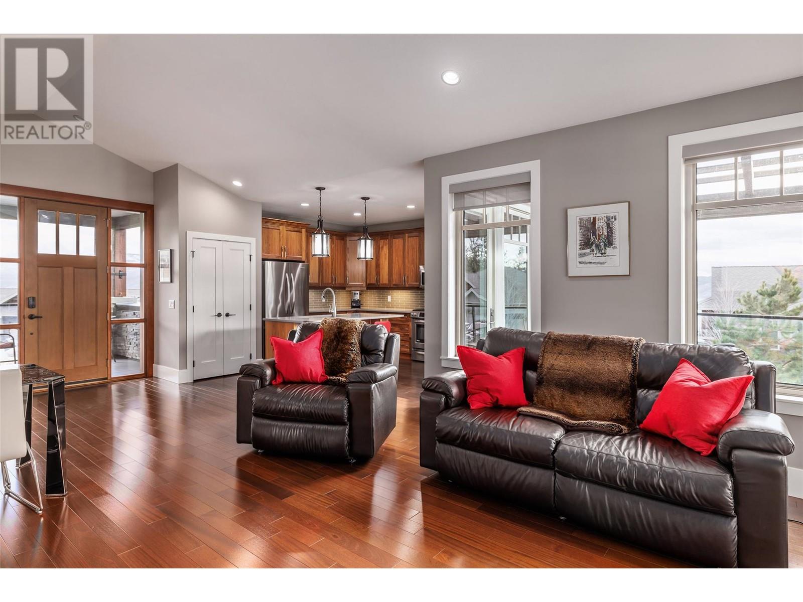 4000 Redstone Crescent Unit# 203, Peachland, British Columbia  V0H 1X5 - Photo 5 - 10345548
