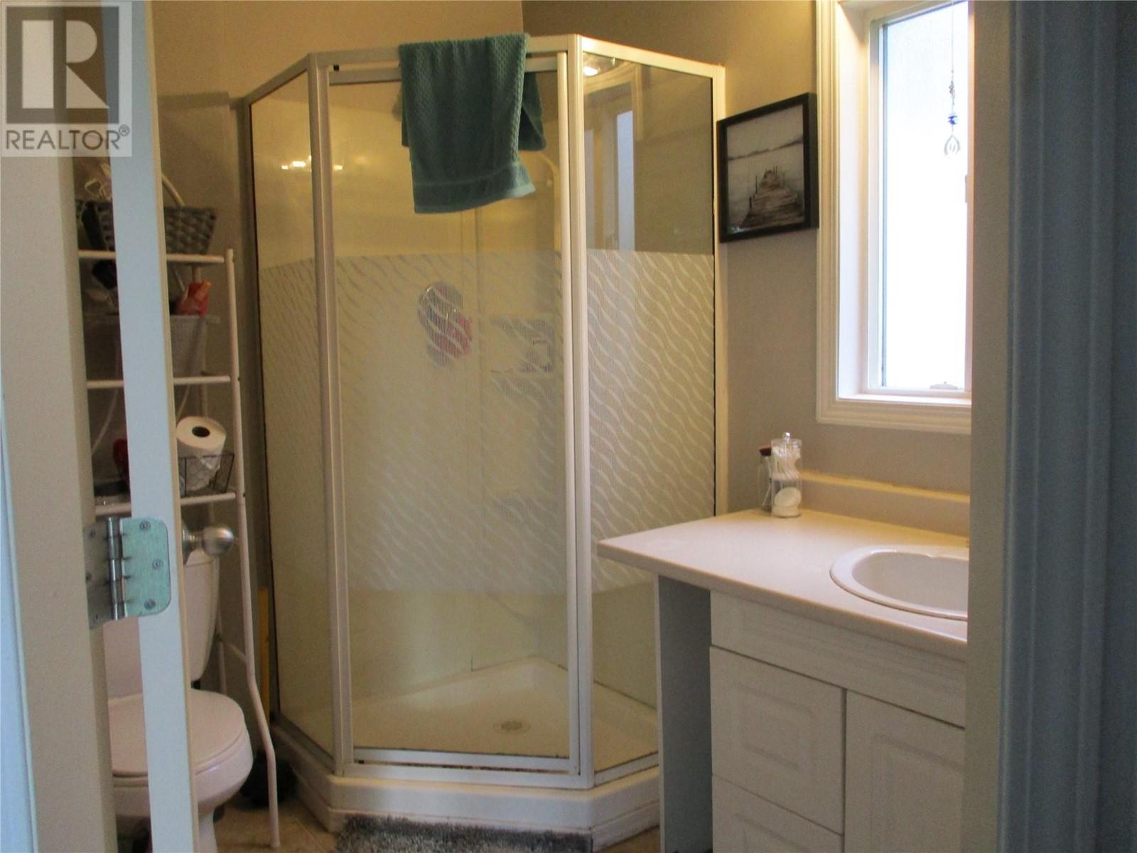 2805 Caen Road, Sorrento, British Columbia  V0E 2W0 - Photo 16 - 10345387