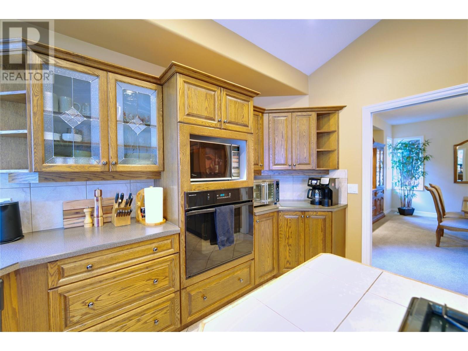 3905 Gallaghers Circle, Kelowna, British Columbia  V1W 3Z9 - Photo 10 - 10345835