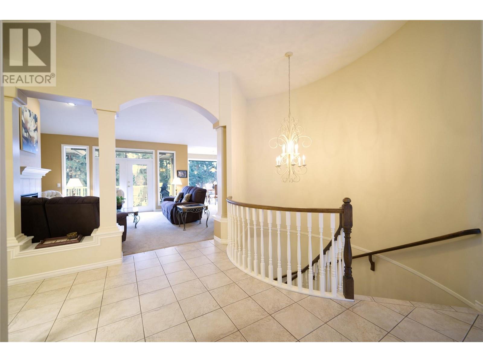 3905 Gallaghers Circle, Kelowna, British Columbia  V1W 3Z9 - Photo 14 - 10345835
