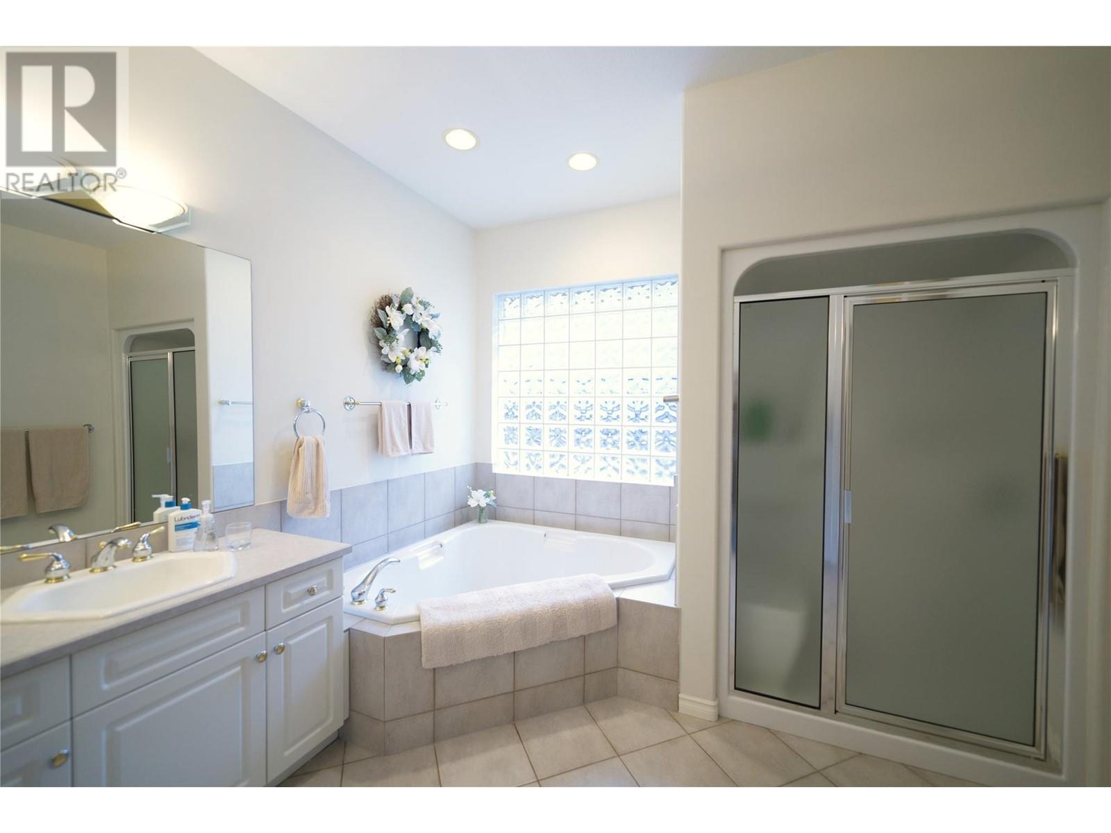 3905 Gallaghers Circle, Kelowna, British Columbia  V1W 3Z9 - Photo 22 - 10345835