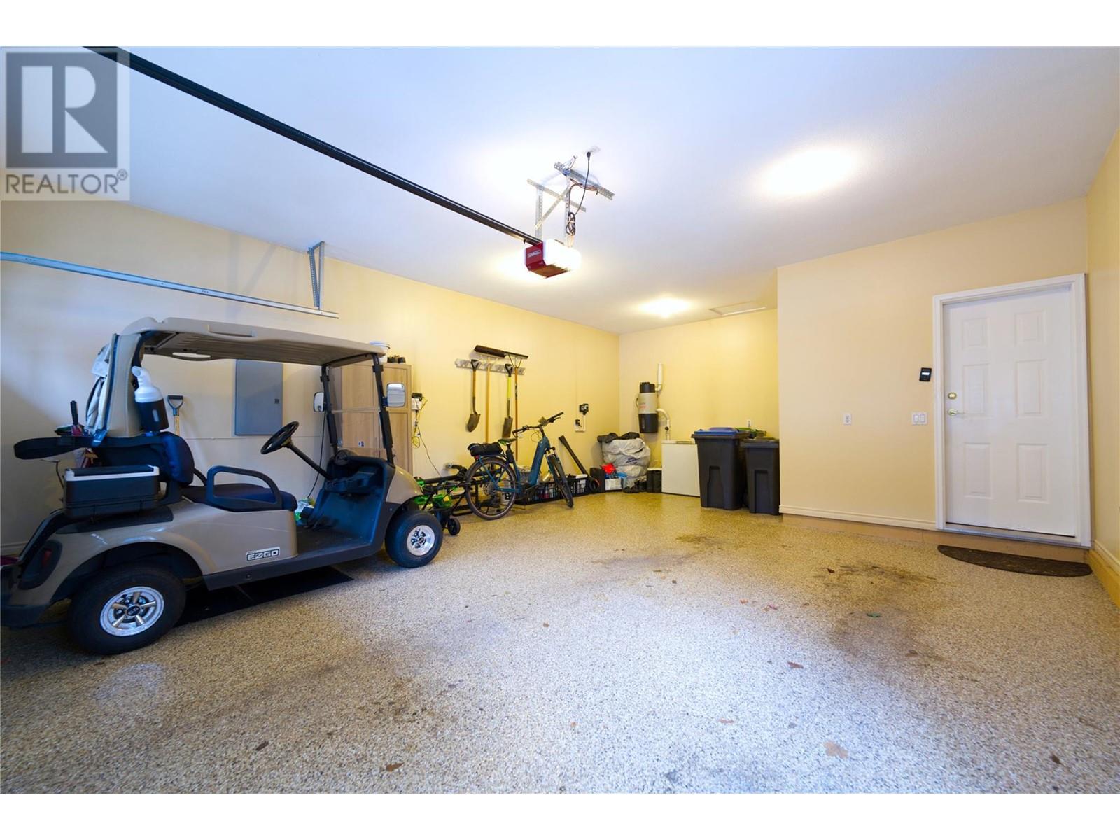 3905 Gallaghers Circle, Kelowna, British Columbia  V1W 3Z9 - Photo 39 - 10345835