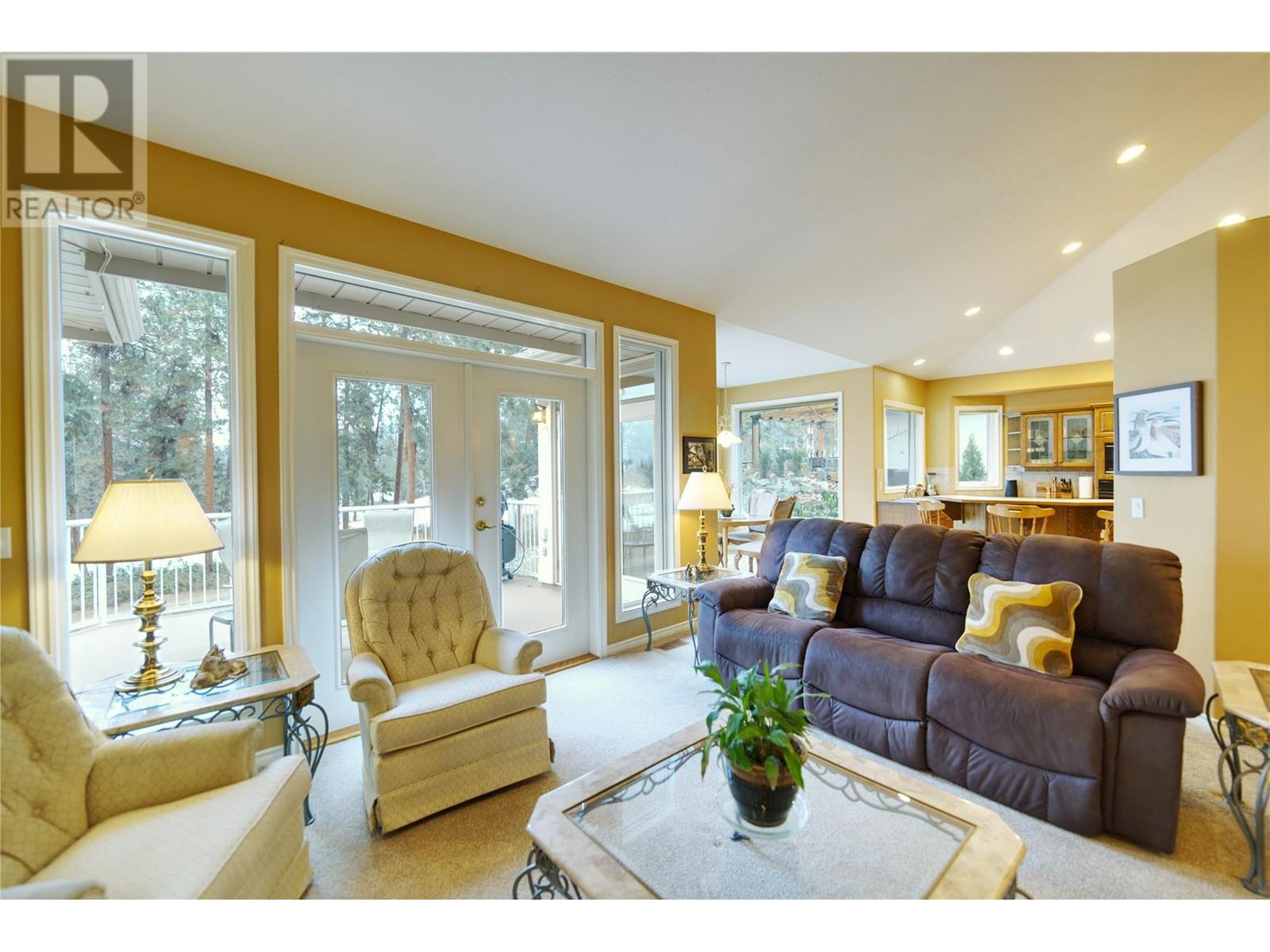 3905 Gallaghers Circle, Kelowna, British Columbia  V1W 3Z9 - Photo 5 - 10345835