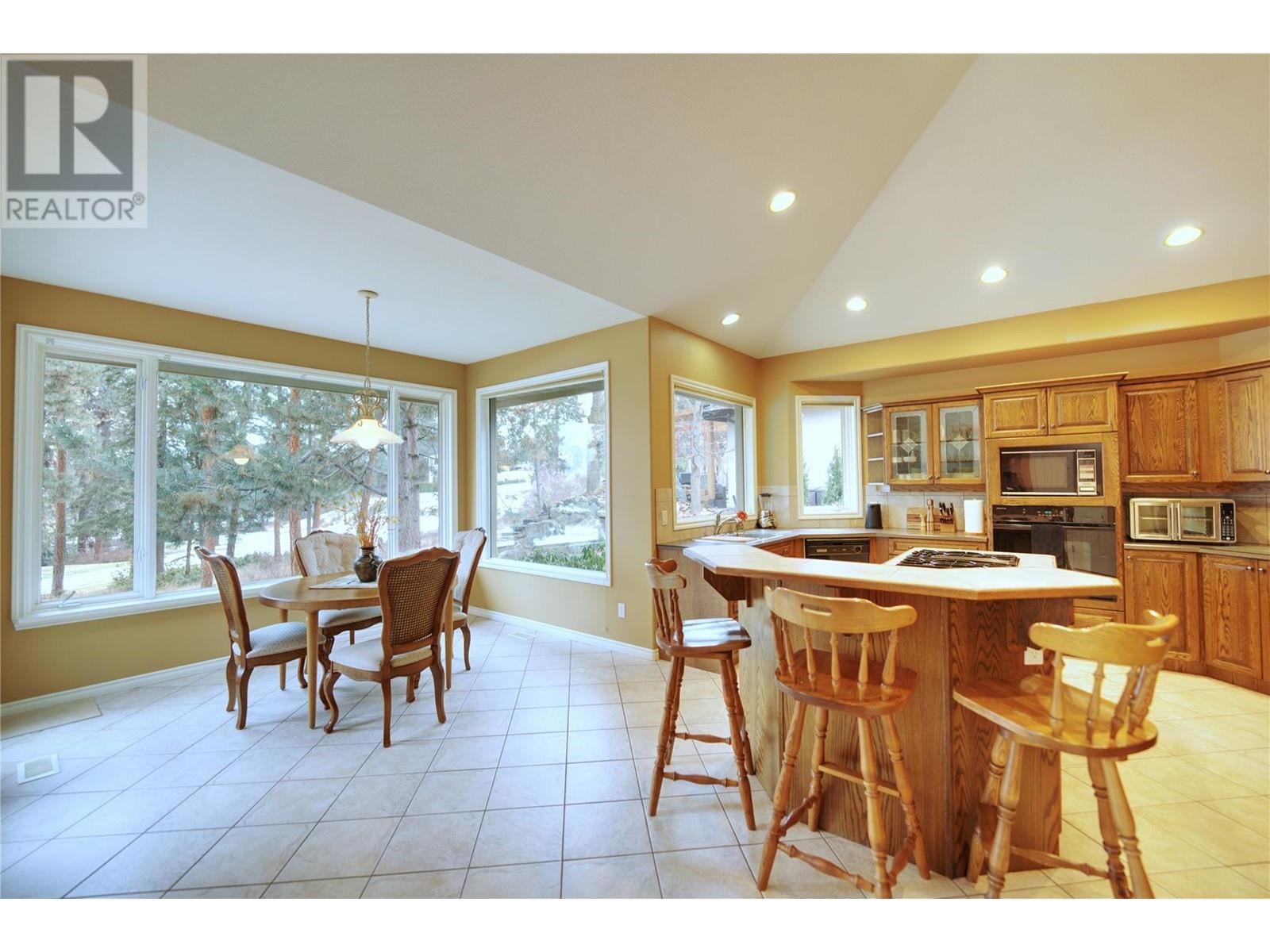 3905 Gallaghers Circle, Kelowna, British Columbia  V1W 3Z9 - Photo 7 - 10345835