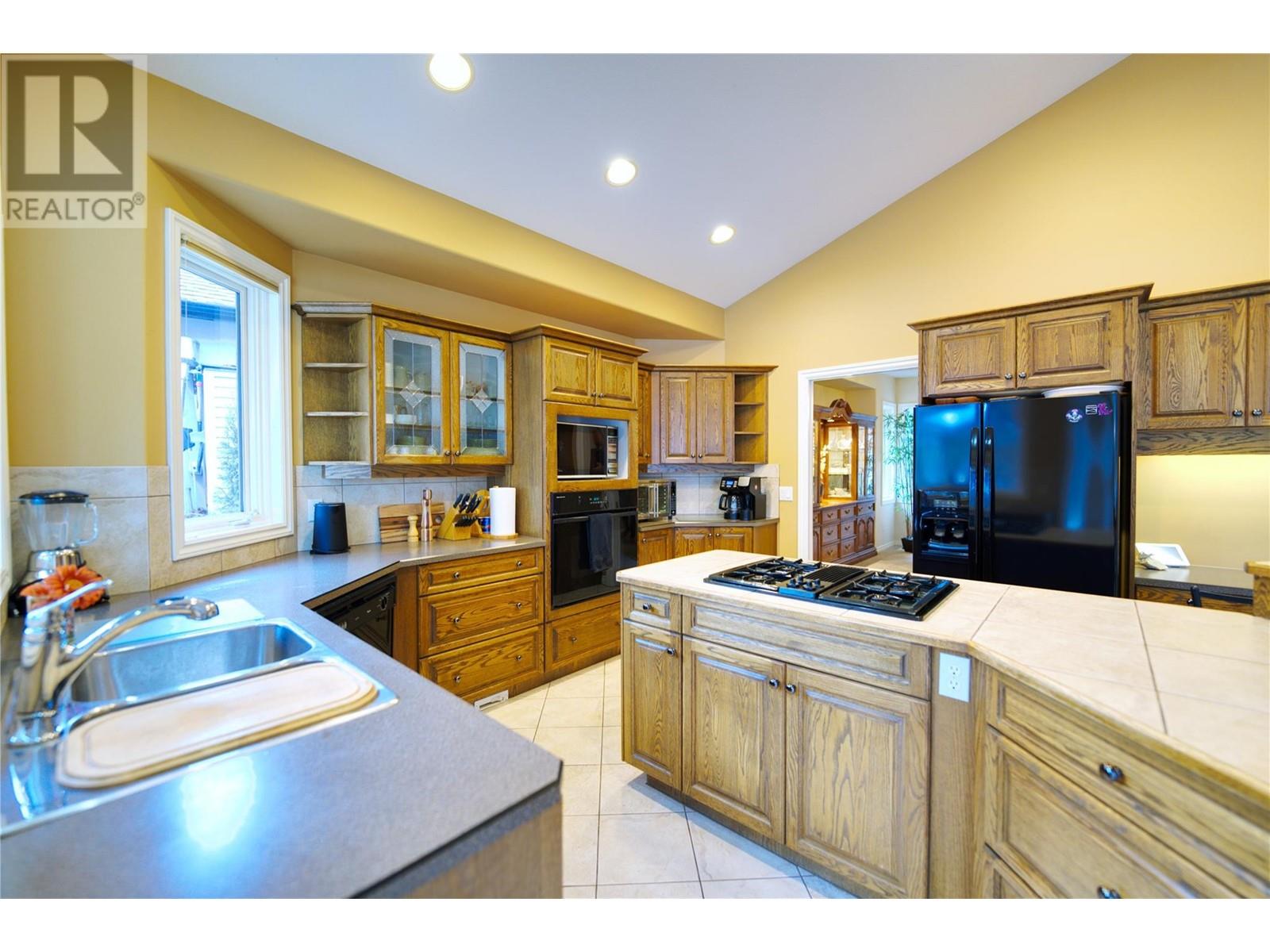 3905 Gallaghers Circle, Kelowna, British Columbia  V1W 3Z9 - Photo 8 - 10345835