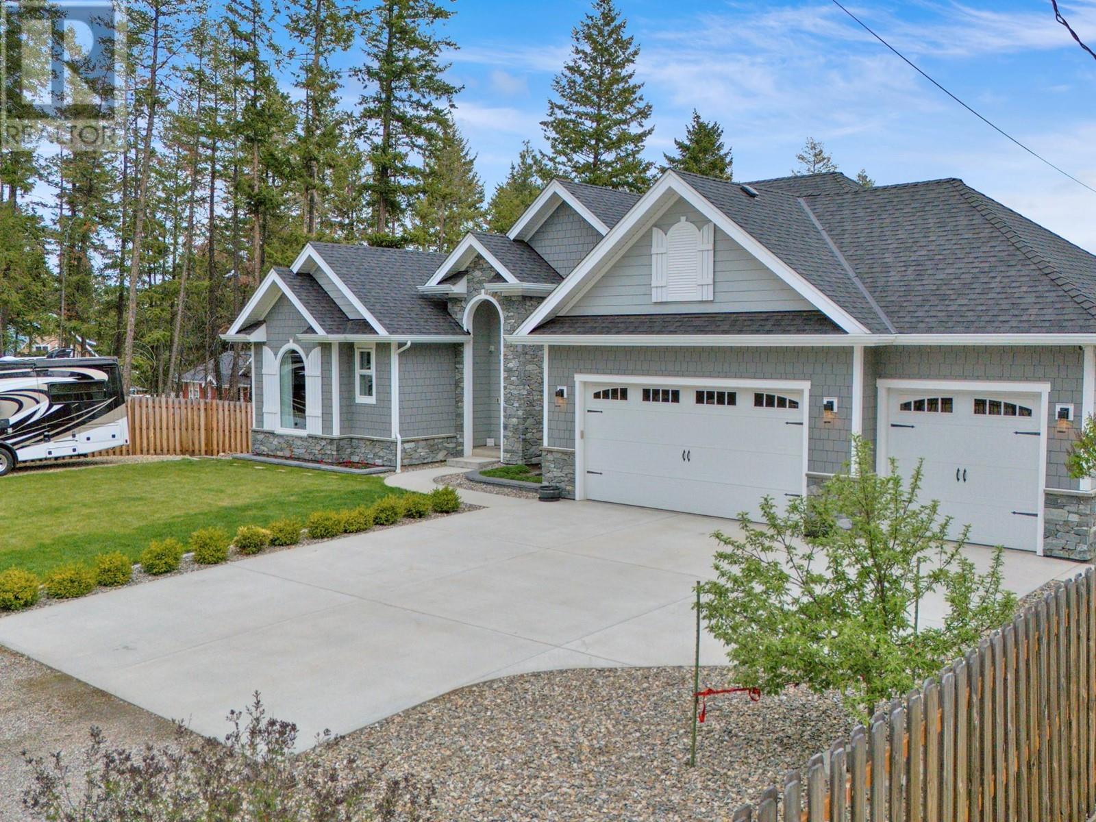 7255 Dunwaters Road, Kelowna, British Columbia  V1Z 3W4 - Photo 1 - 10345565