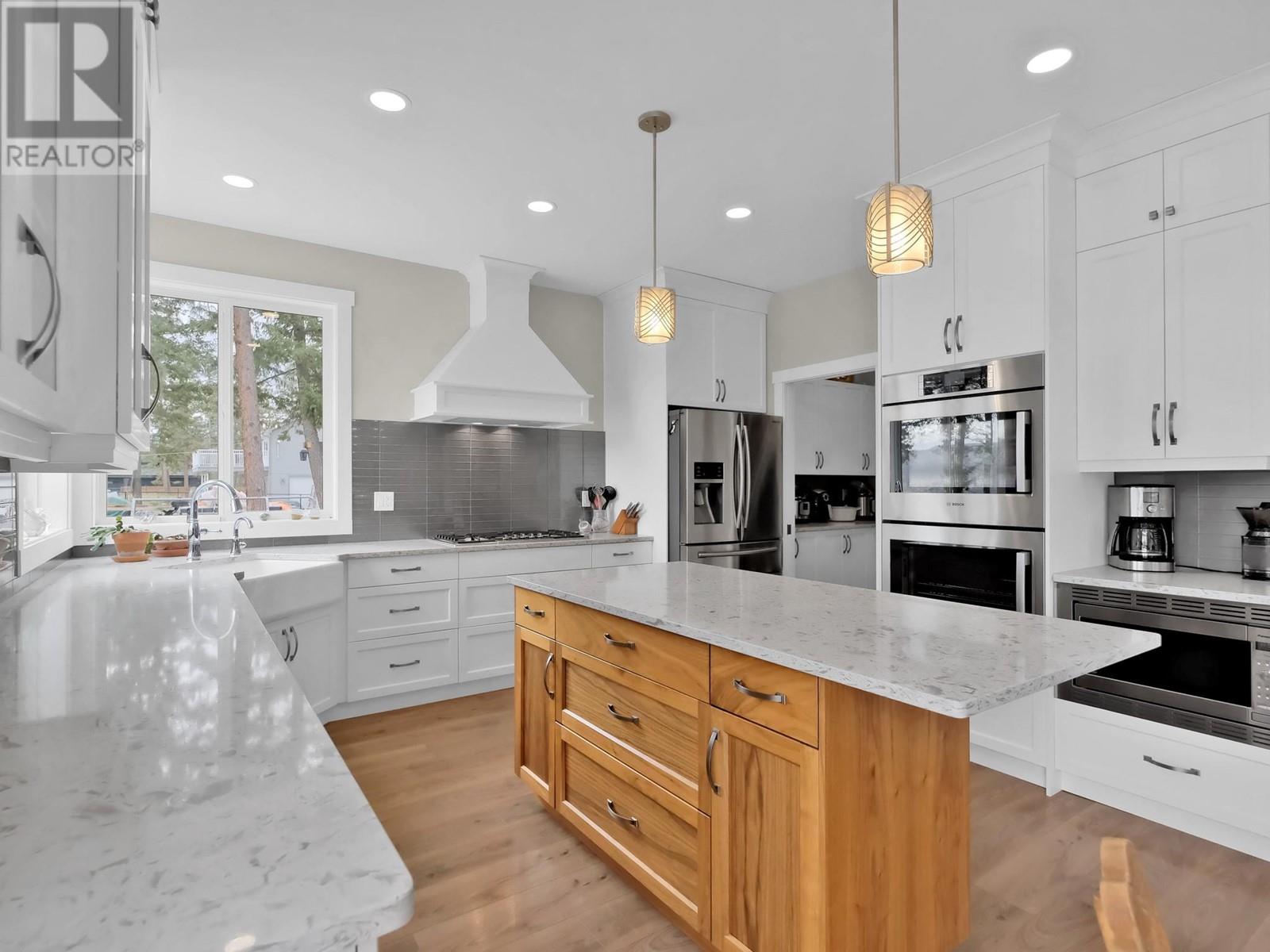 7255 Dunwaters Road, Kelowna, British Columbia  V1Z 3W4 - Photo 12 - 10345565