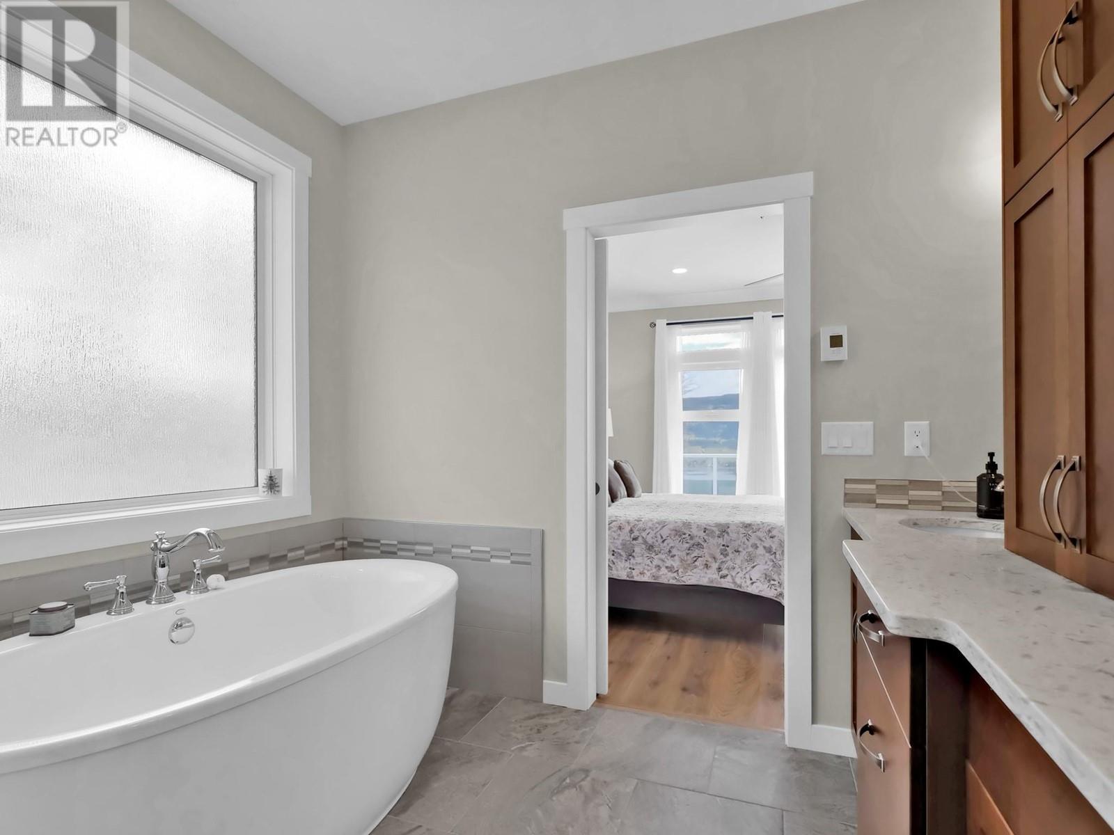 7255 Dunwaters Road, Kelowna, British Columbia  V1Z 3W4 - Photo 24 - 10345565