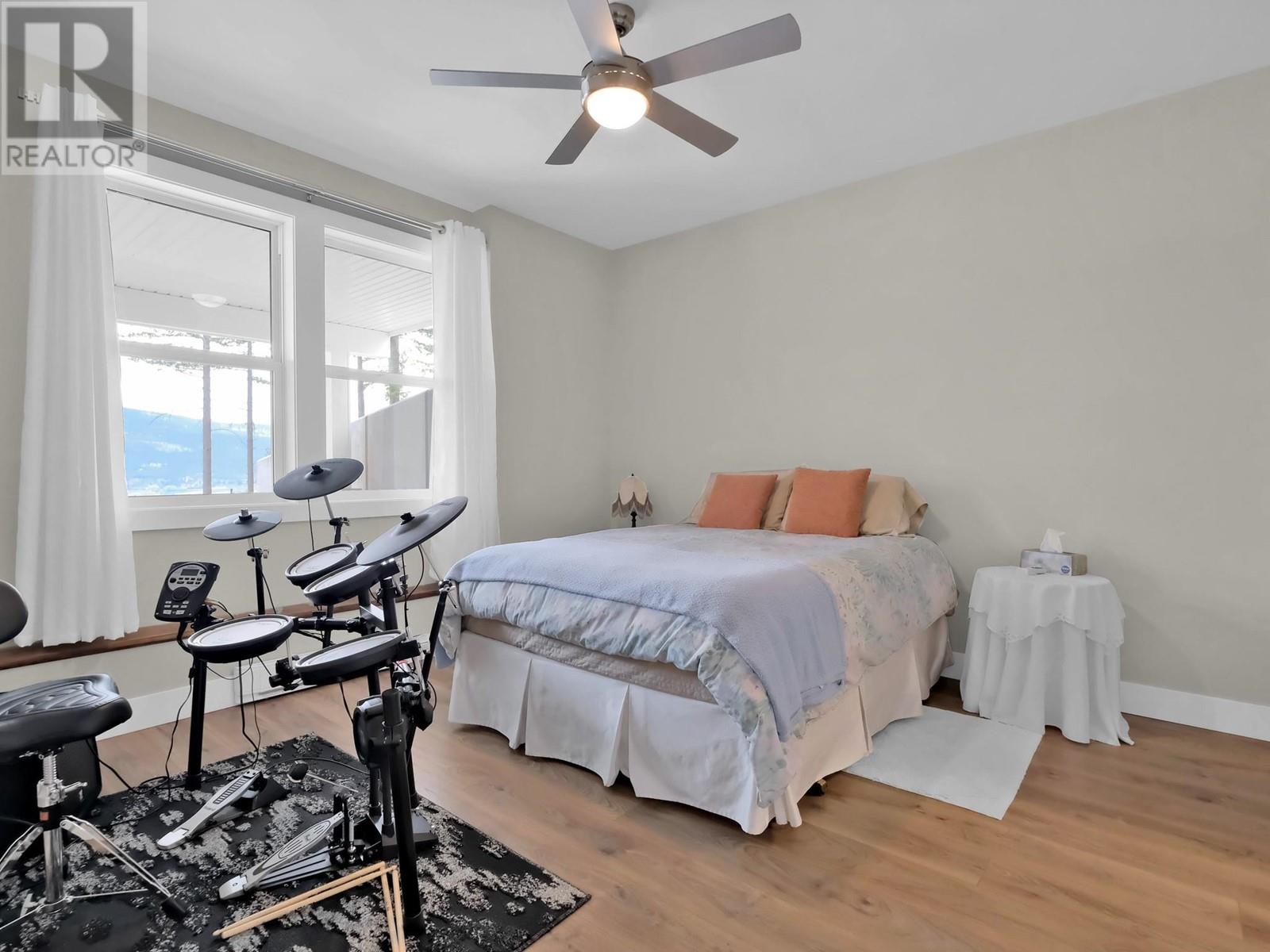 7255 Dunwaters Road, Kelowna, British Columbia  V1Z 3W4 - Photo 37 - 10345565