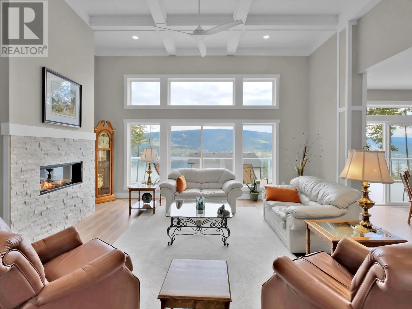 7255 Dunwaters Road, Kelowna, British Columbia  V1Z 3W4 - Photo 4 - 10345565