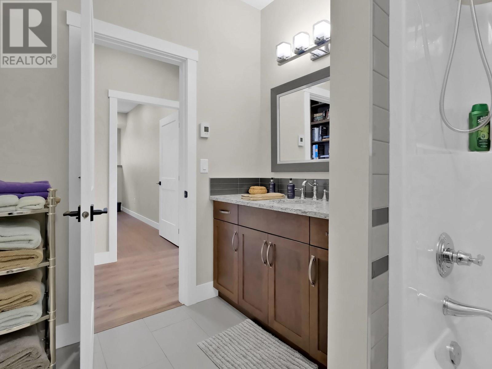 7255 Dunwaters Road, Kelowna, British Columbia  V1Z 3W4 - Photo 41 - 10345565