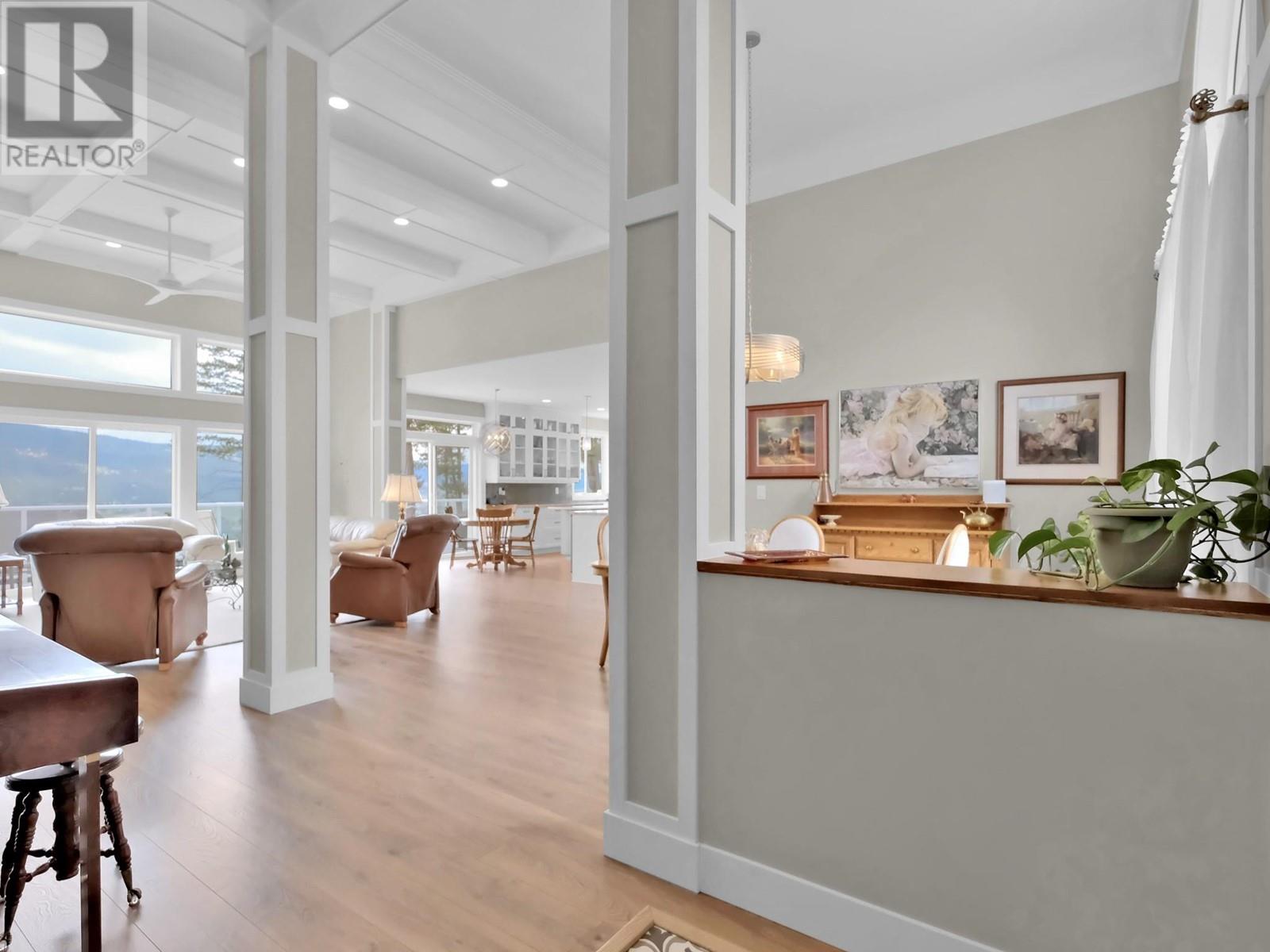 7255 Dunwaters Road, Kelowna, British Columbia  V1Z 3W4 - Photo 6 - 10345565