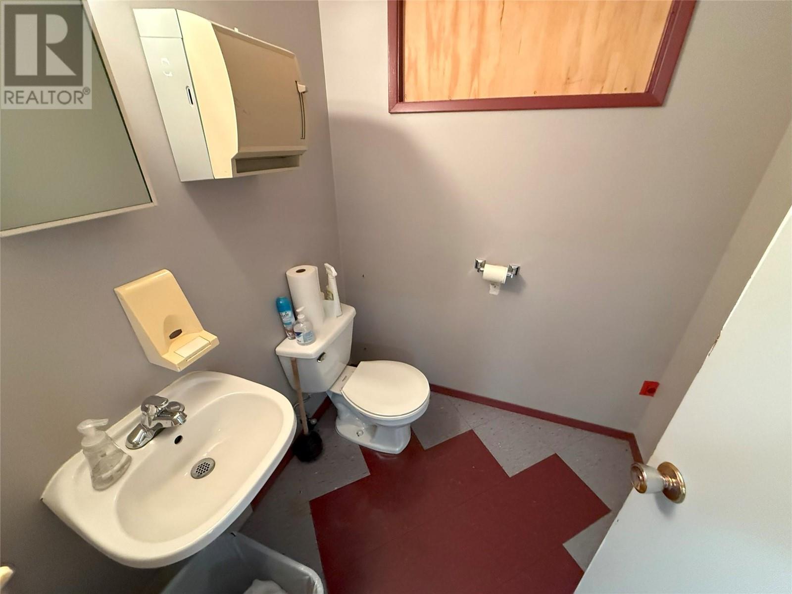 3107 31 Avenue, Vernon, British Columbia  V1T 2G9 - Photo 4 - 10344429