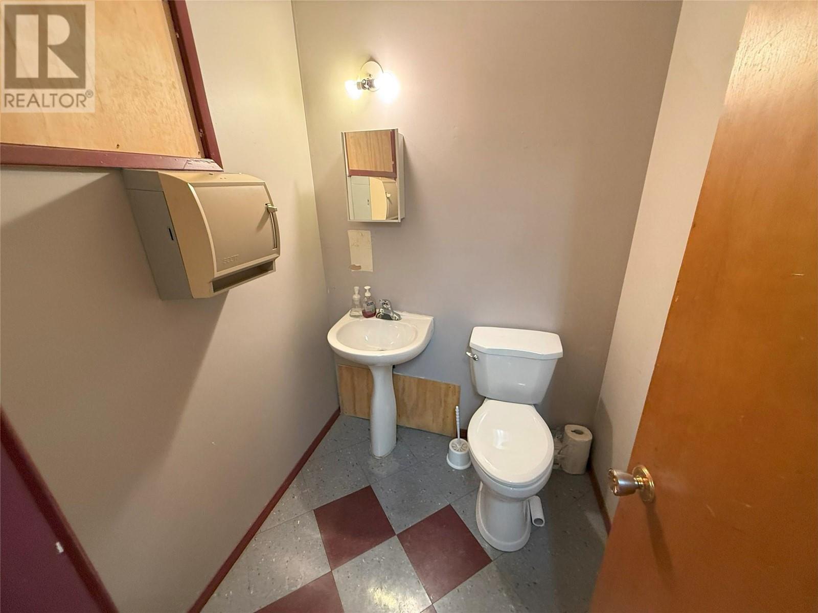 3107 31 Avenue, Vernon, British Columbia  V1T 2G9 - Photo 5 - 10344429