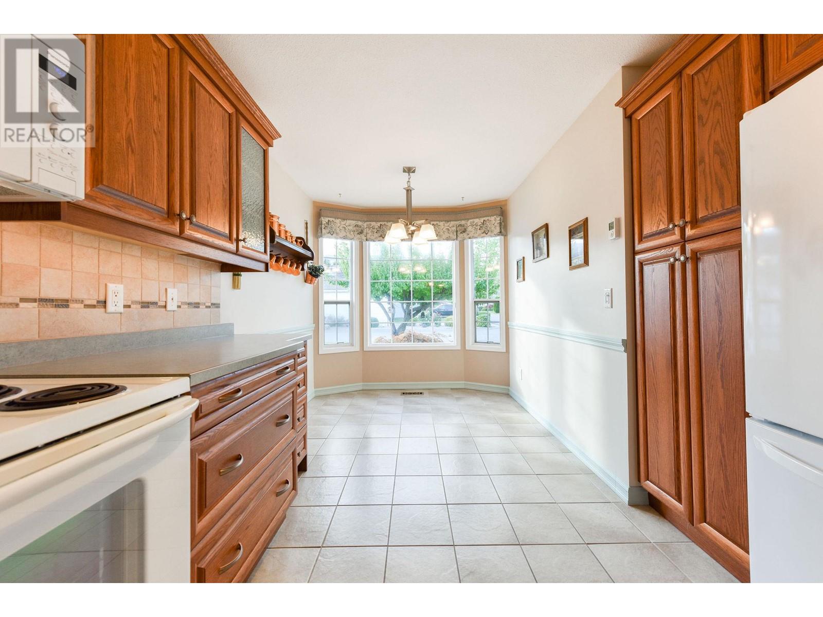 27 Kingfisher Drive, Penticton, British Columbia  V2A 8K6 - Photo 4 - 10345804