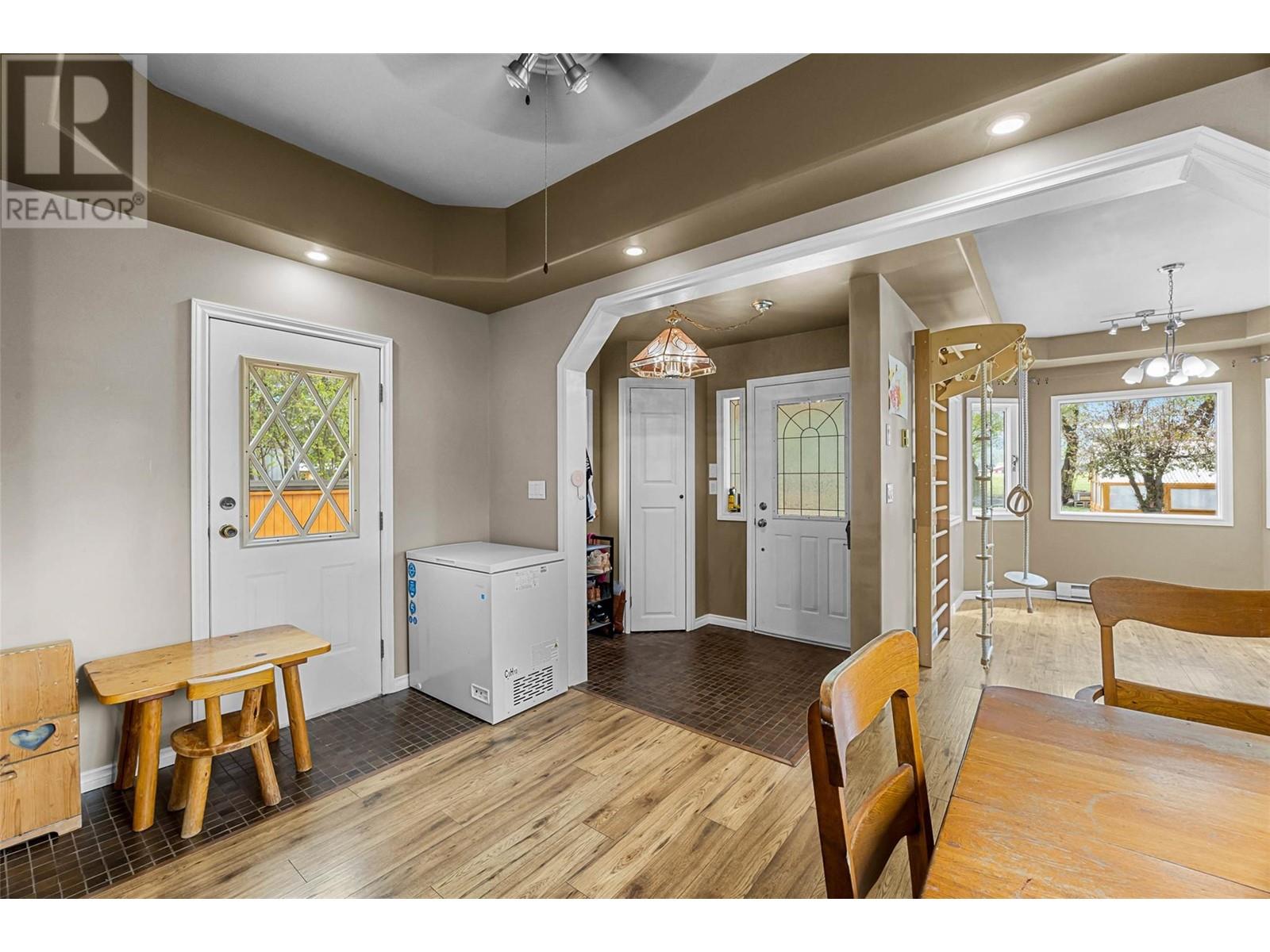 5214 Kamloops Vernon Highway, Westwold, British Columbia  V0E 3B1 - Photo 7 - 10345742