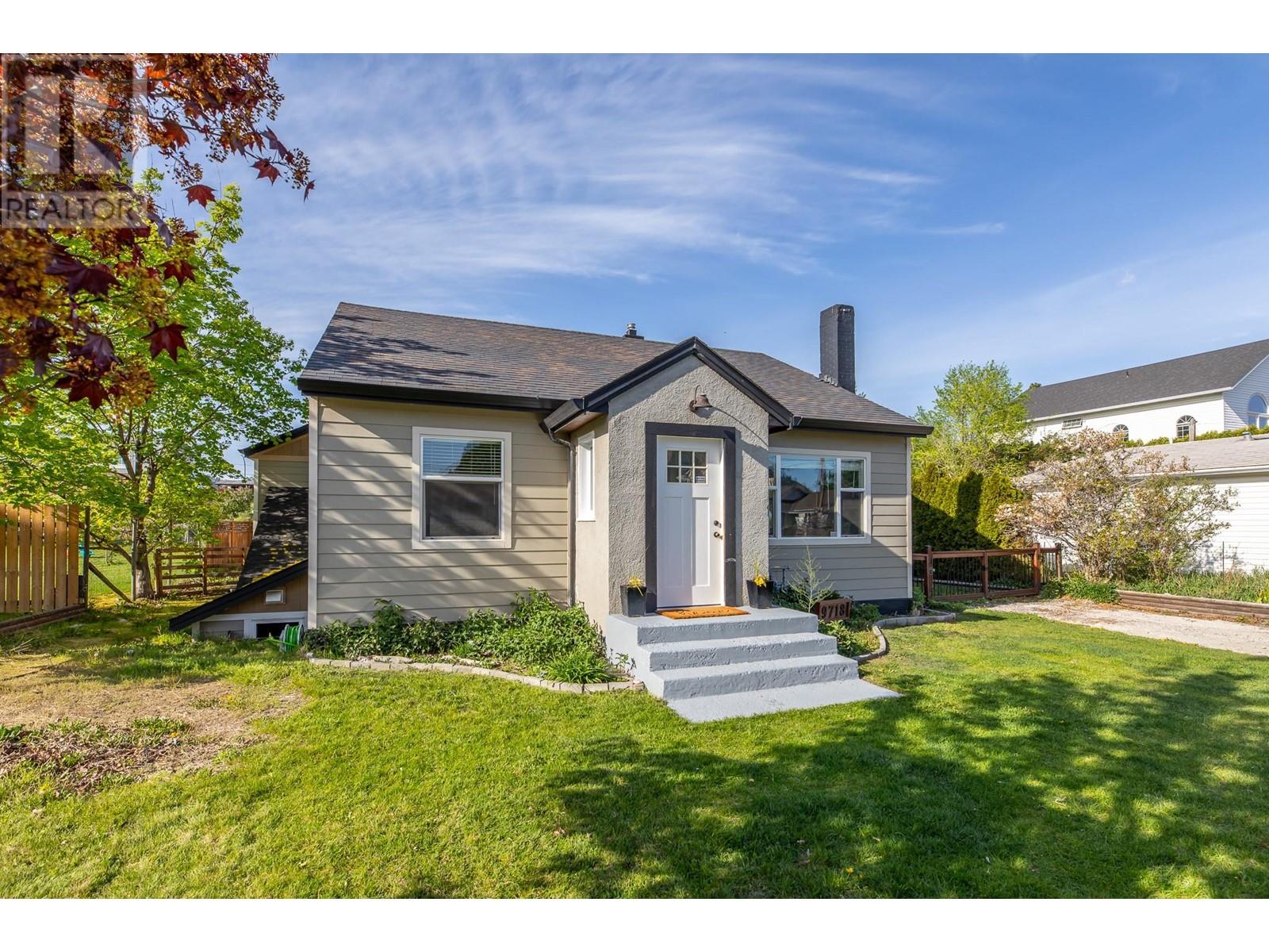 9718 Julia Street, Summerland, British Columbia  V0H 1Z6 - Photo 2 - 10345871