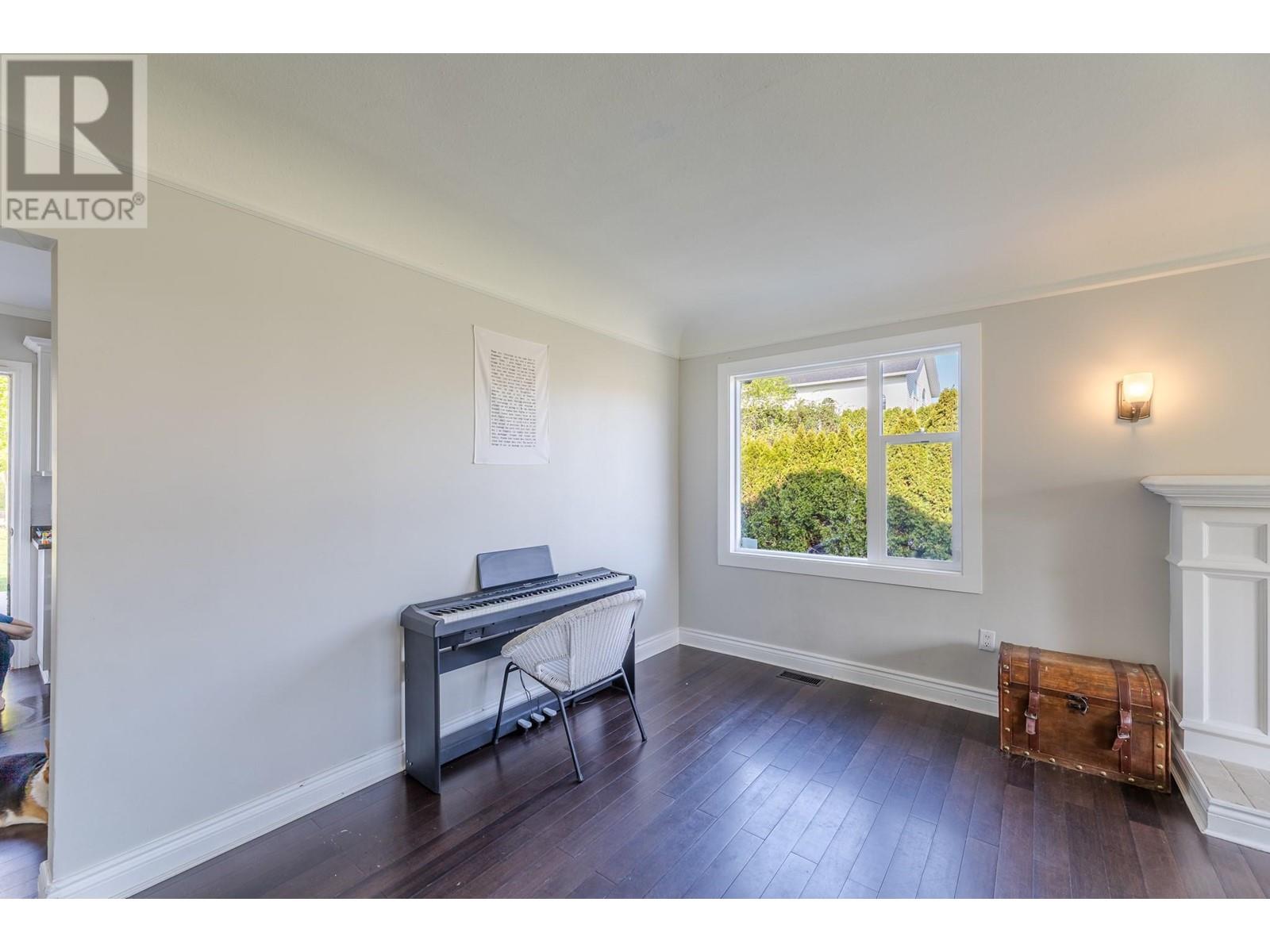9718 Julia Street, Summerland, British Columbia  V0H 1Z6 - Photo 9 - 10345871