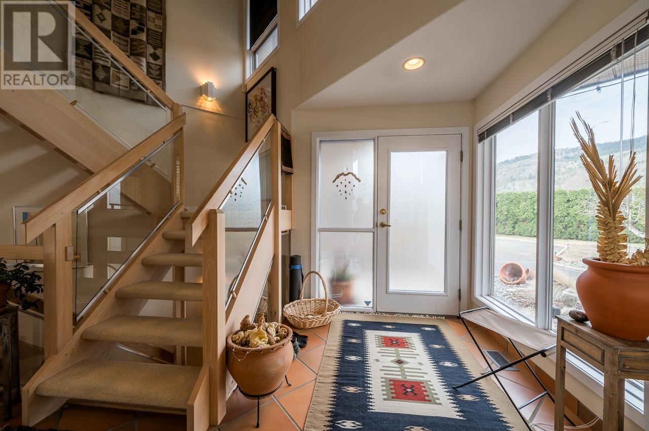 604 Stansfield Road, Kamloops, British Columbia  V2B 6M3 - Photo 11 - 10345868