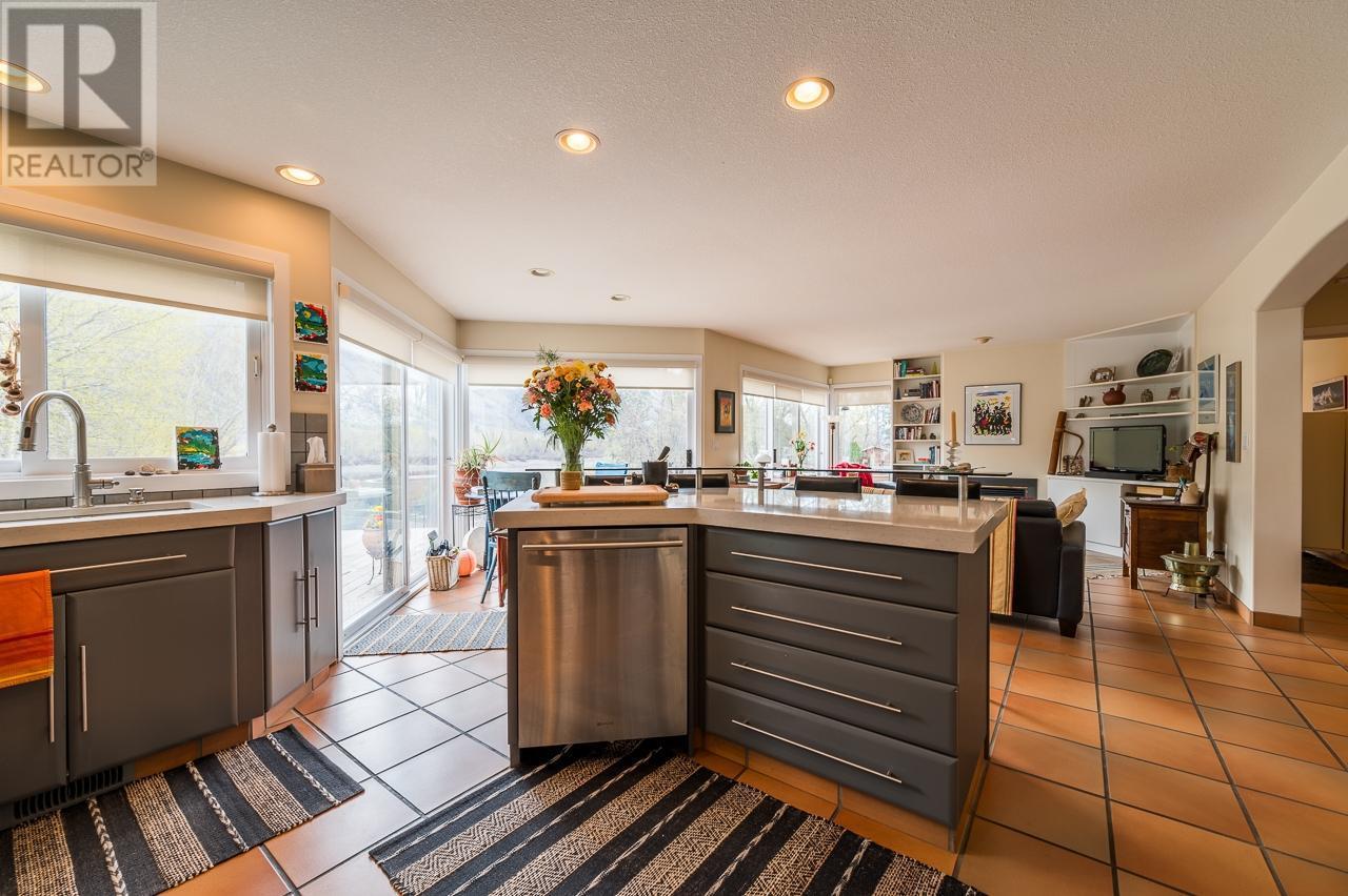604 Stansfield Road, Kamloops, British Columbia  V2B 6M3 - Photo 18 - 10345868