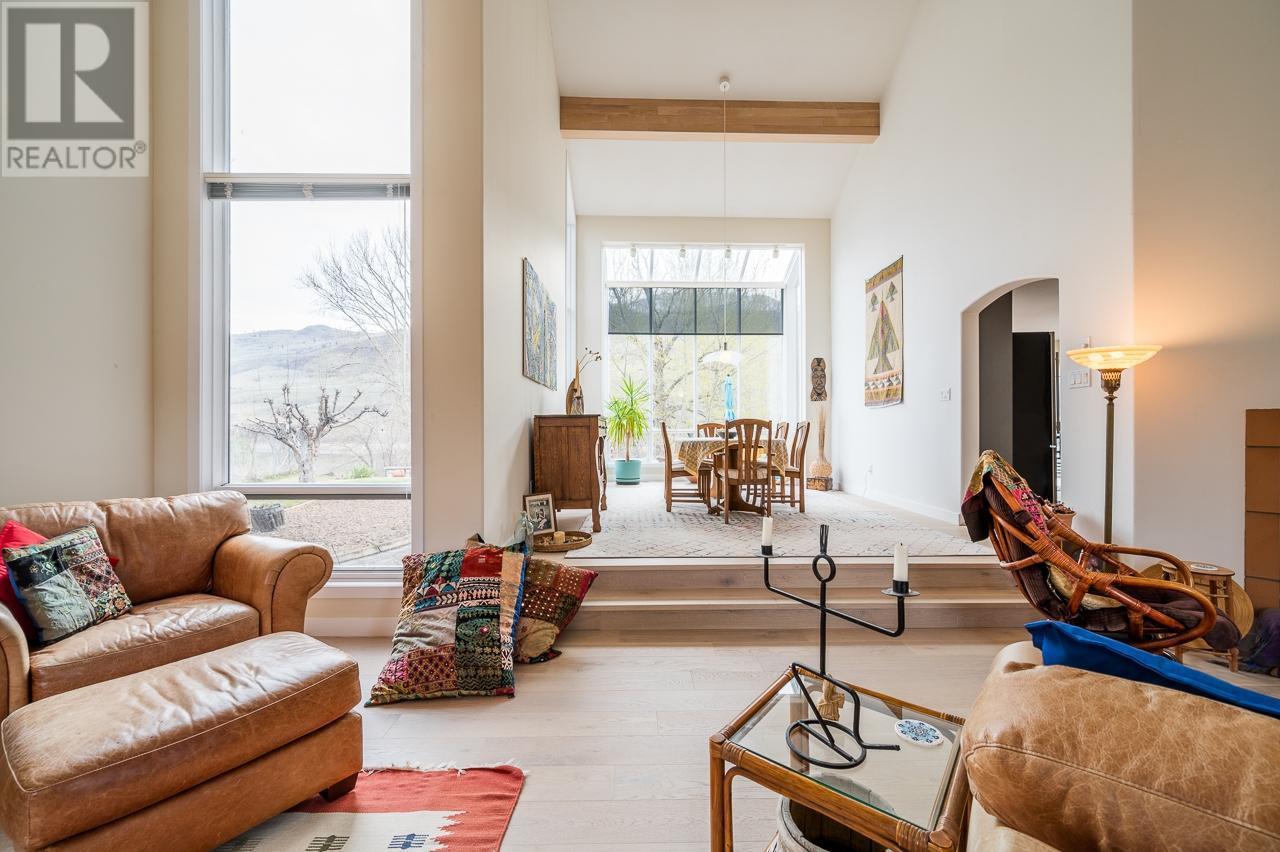 604 Stansfield Road, Kamloops, British Columbia  V2B 6M3 - Photo 4 - 10345868